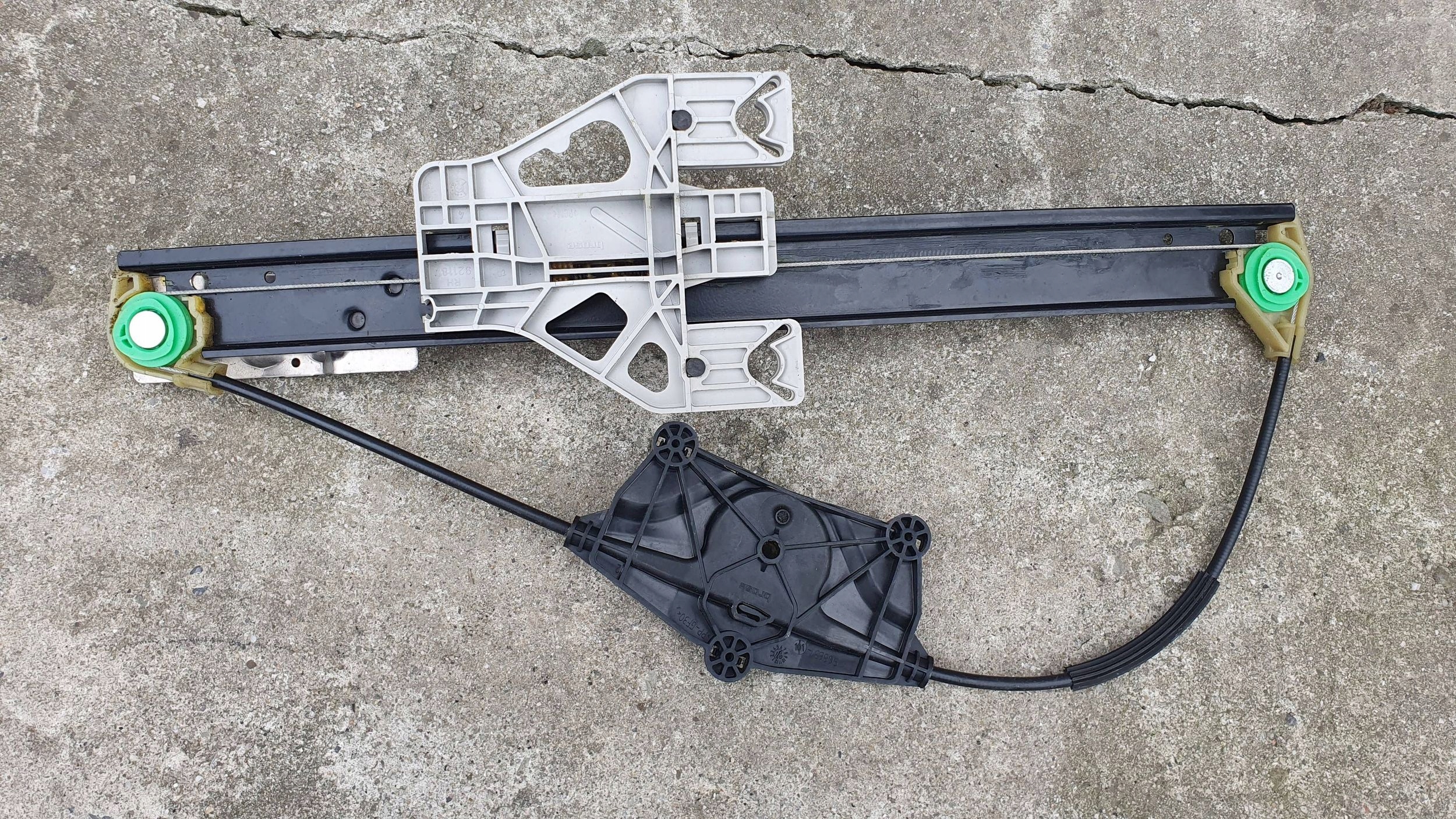 Audi A4 B8 8K0 window regulator right rear part