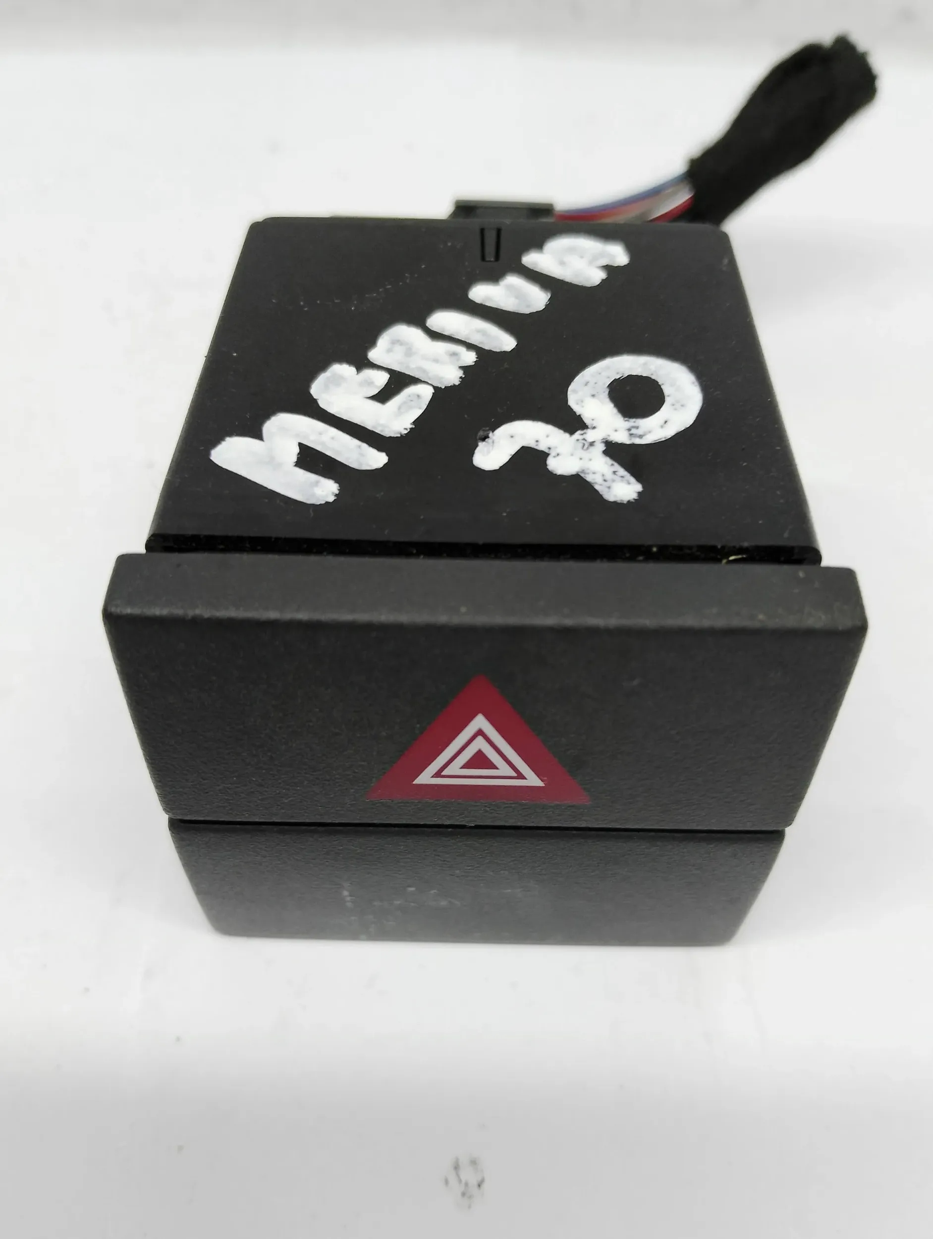 button switch light switch of warning lights Opel Meriva 93332970