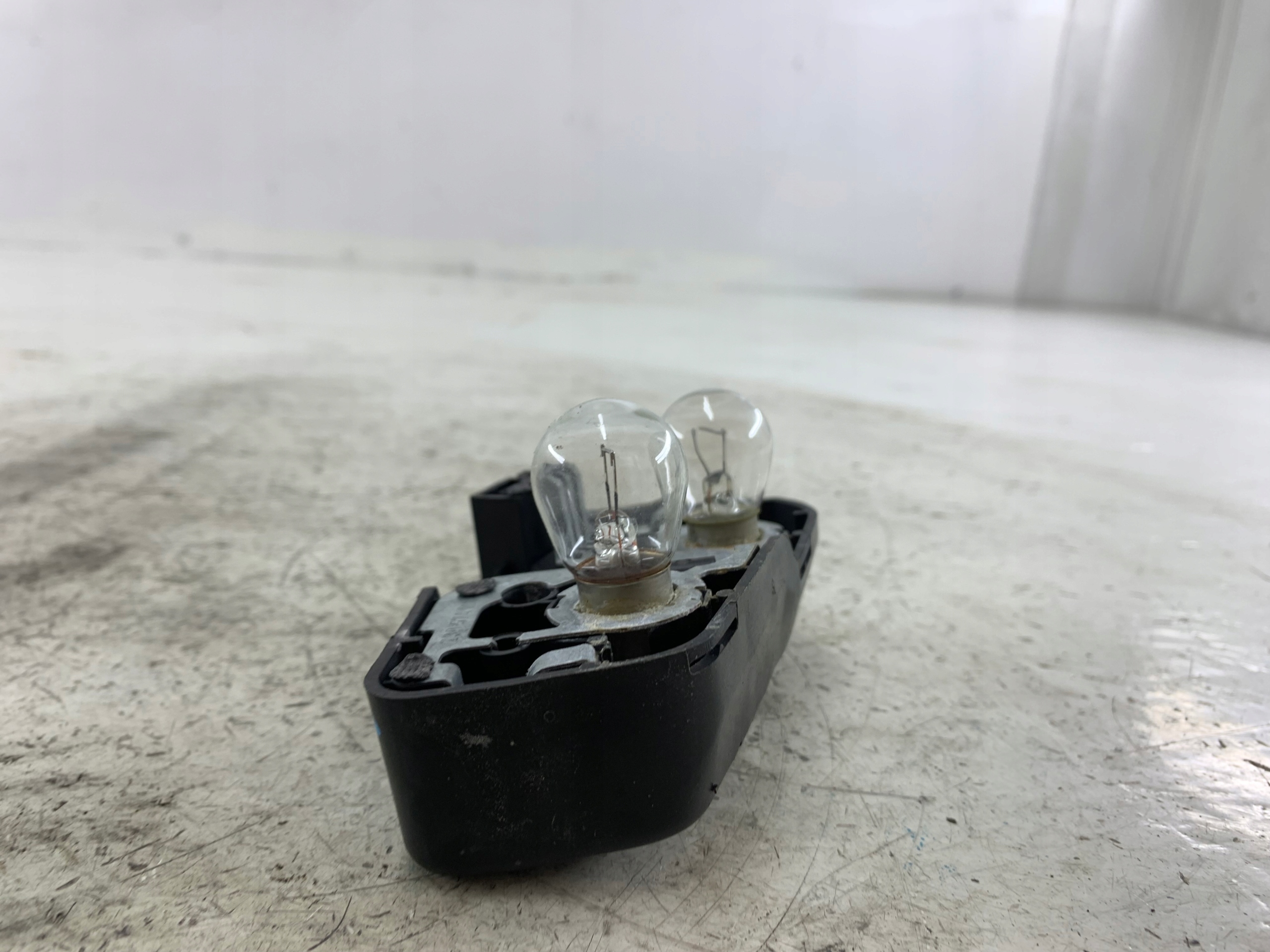 BMW E46 LIFT trunk door light housing right rear part 6907938