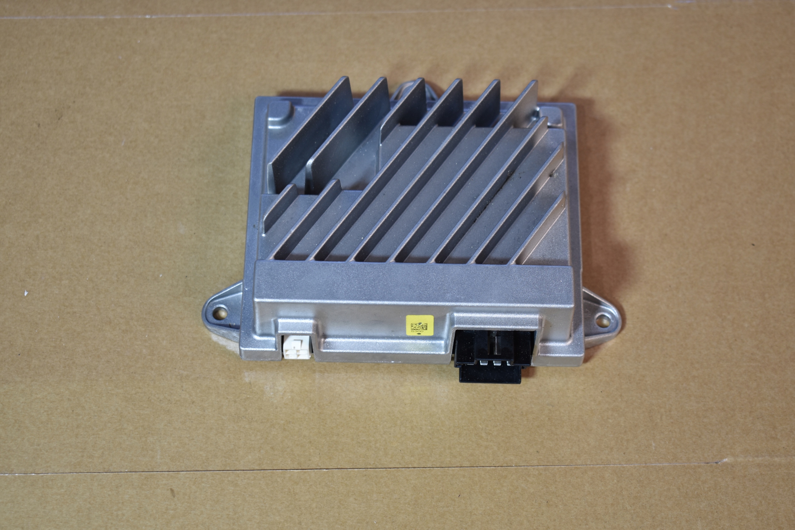 IDEALNY amplifier PORSCHE 992 1