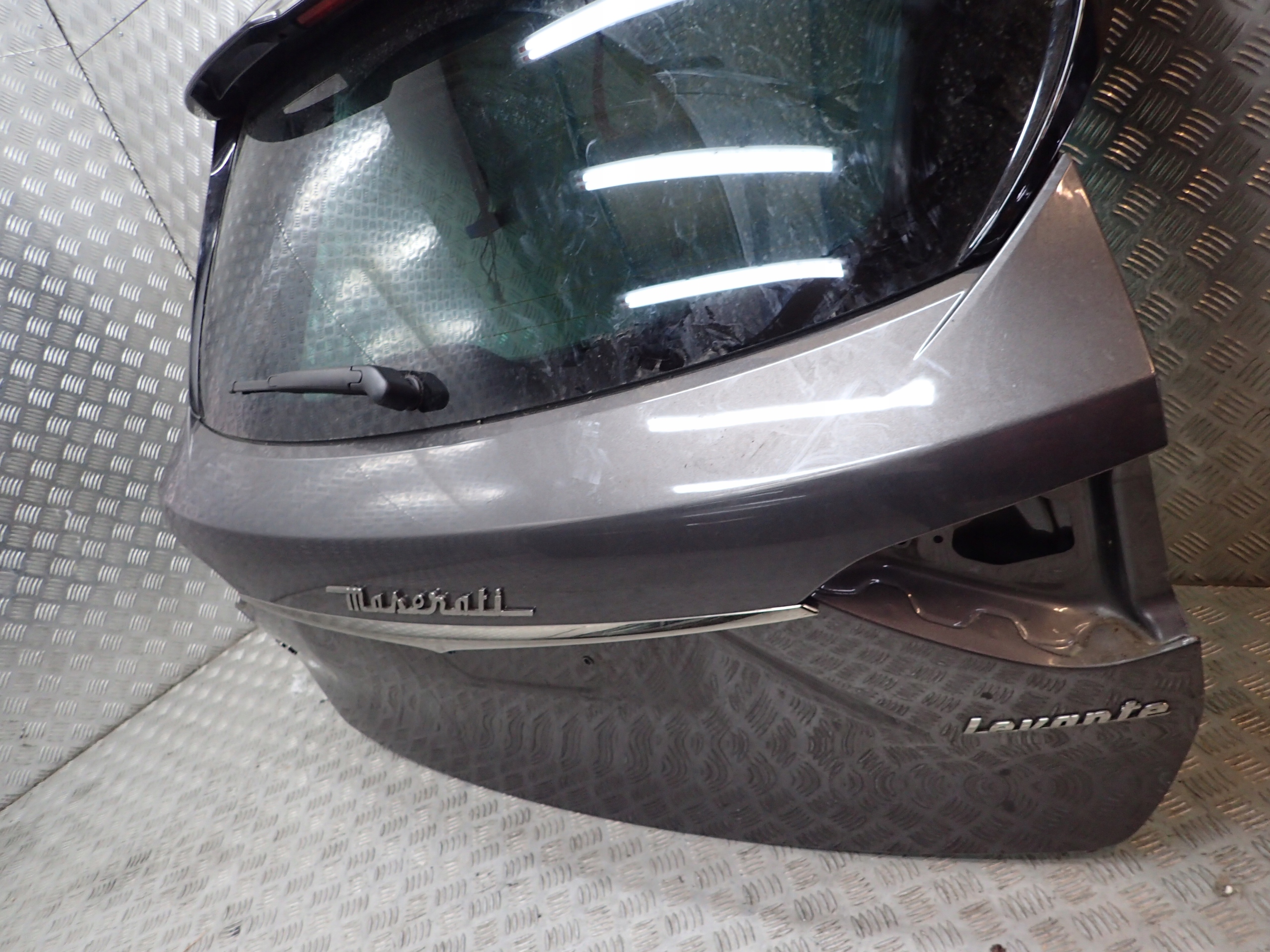 MASERATI LEVANTE KLAPA TYŁ TYLNA SZYBA 19R AS3 Numer katalogowy części xxxx