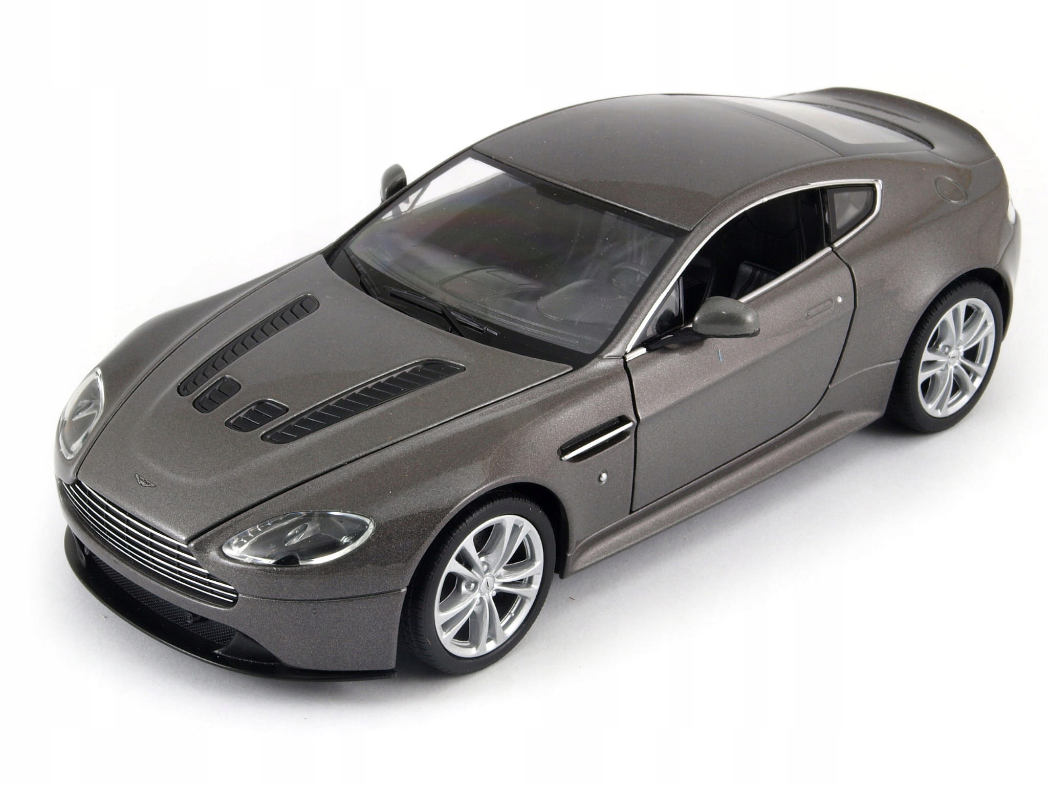 Aston Martin V12 Vantage 2010 1:24 model Welly