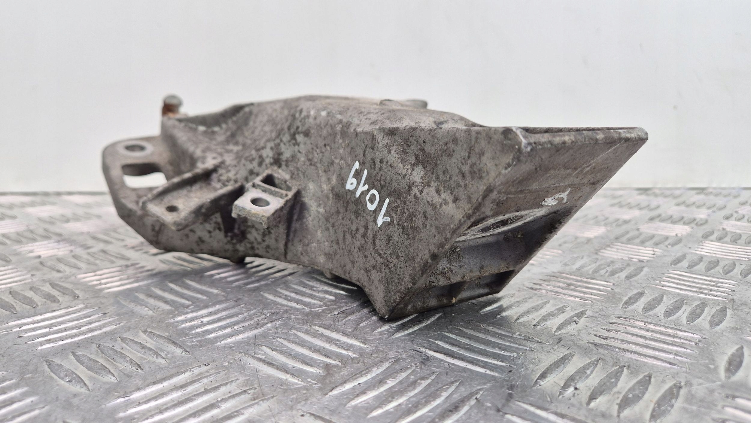engine mount BMW X5 E70 3.0si 6772673 N52B30A
