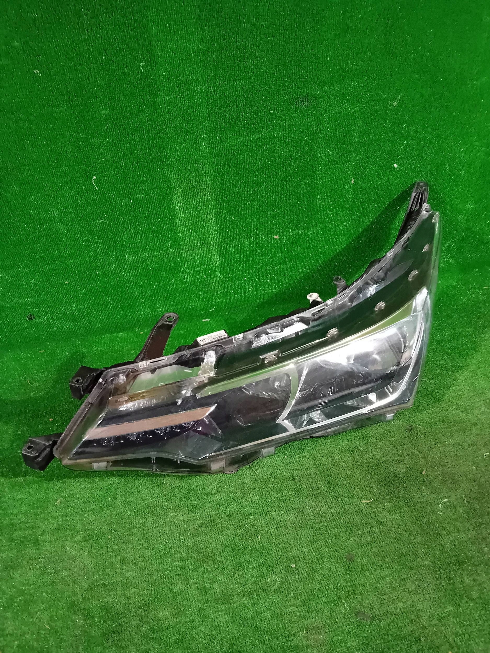 REFLEKTOR right front TOYOTA COROLLA E16 LIFT E18 LED 16- NR.803
