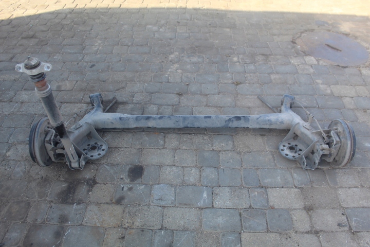 BELKA ZAWIESZENIA TYLNA KIA RIO IV 1.2