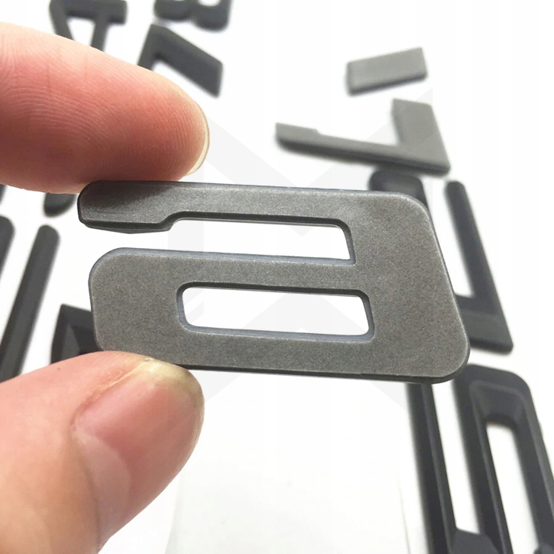 BMW EMBLEMAT ZNACZEK KLAPA TYŁ E60 F10 G30 550i ! Marka BMW