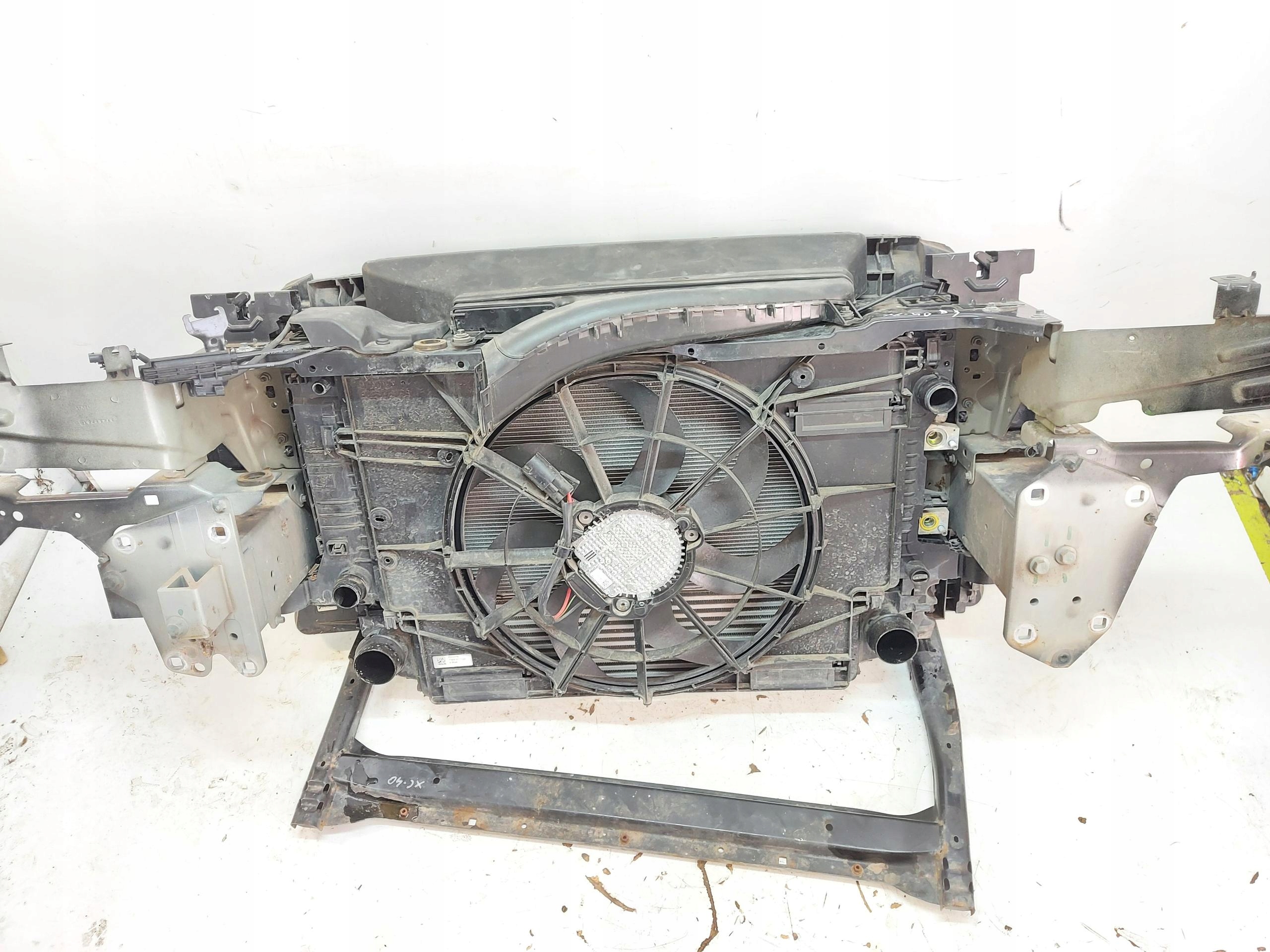 VOLVO XC40 D3 2.0 D support panel for radiators radiator fan pillar 32222109