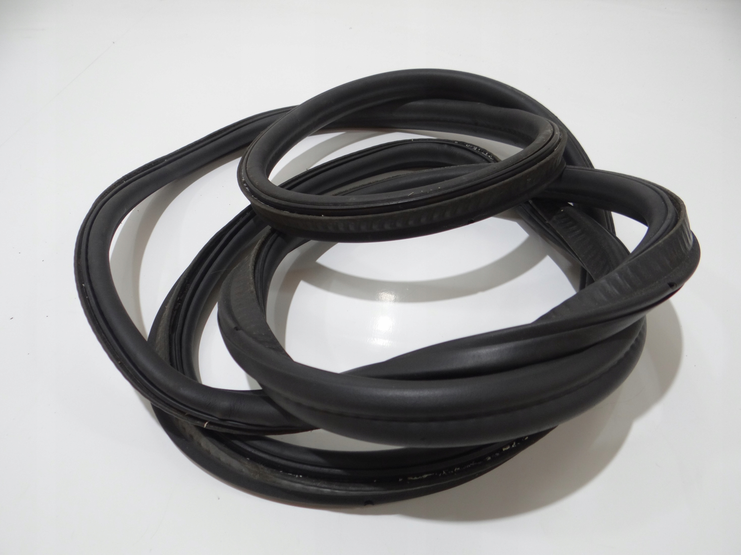 joint coffre BMW F10 7204298