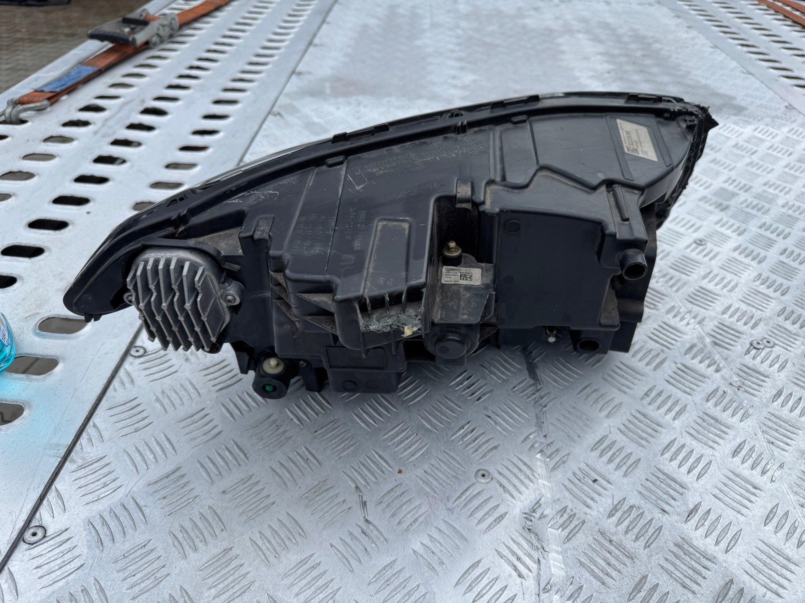 light front Reflektor front left Volvo XC90 II LIFT FULL LED 32228296