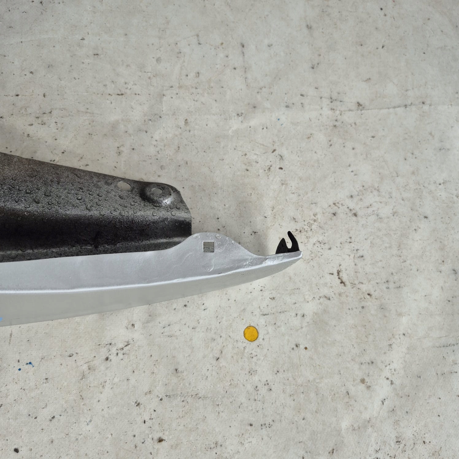 VW TOURAN and 1 03-06 fender front front right