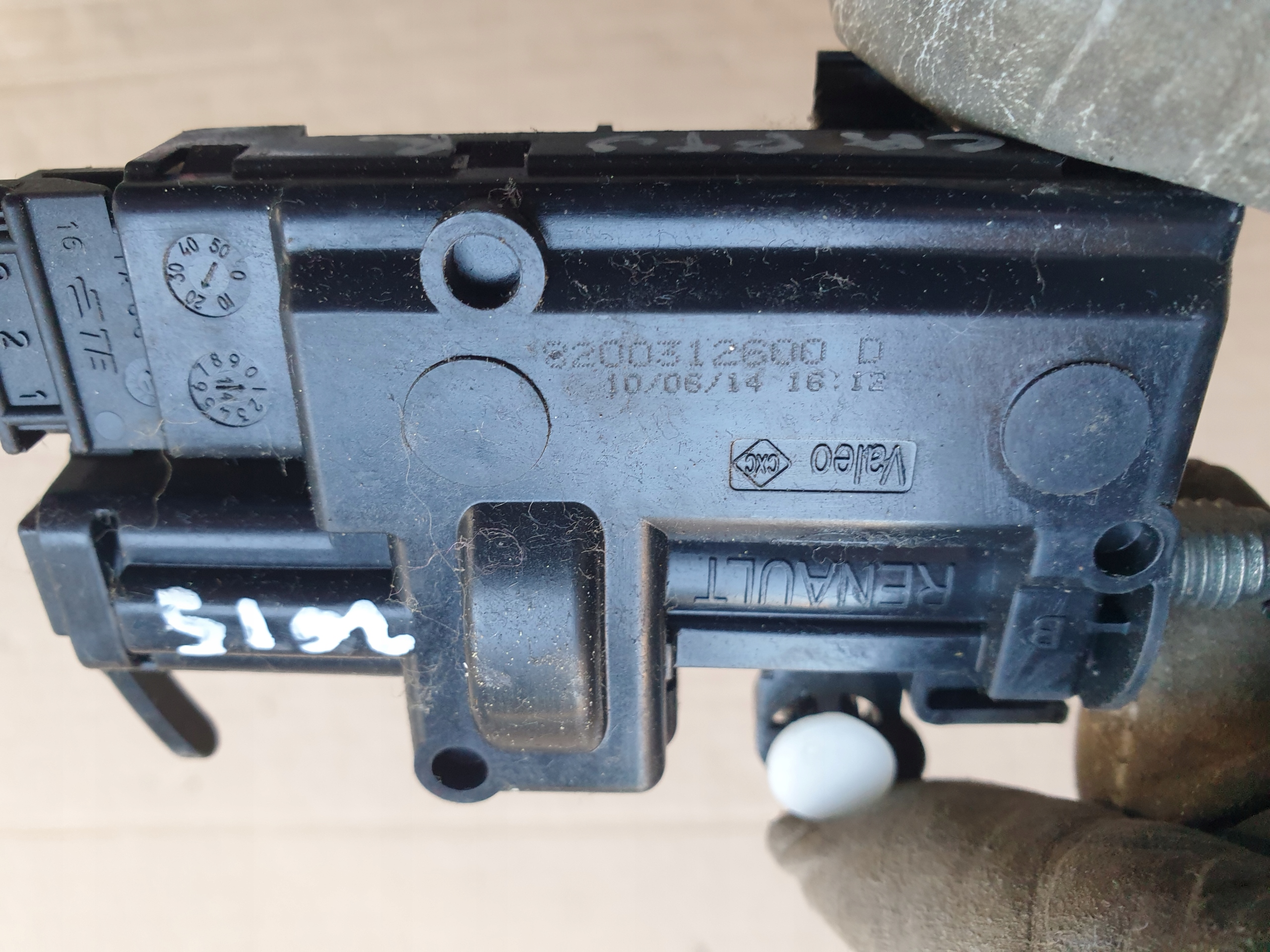 Tlmič dvierka Paliva RENAULT CAPTUR a 2013- 8200312600