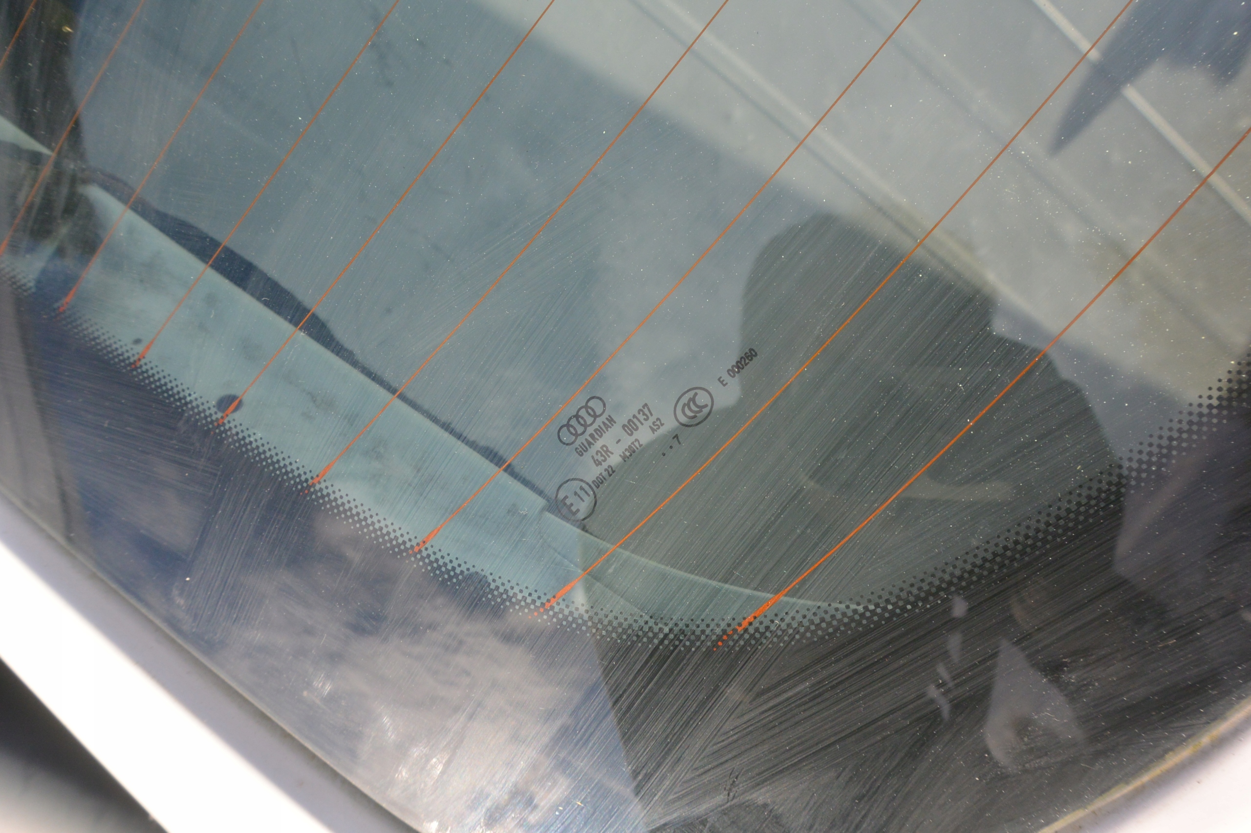 AUDI Q7 4L trunk door boot LR9A window