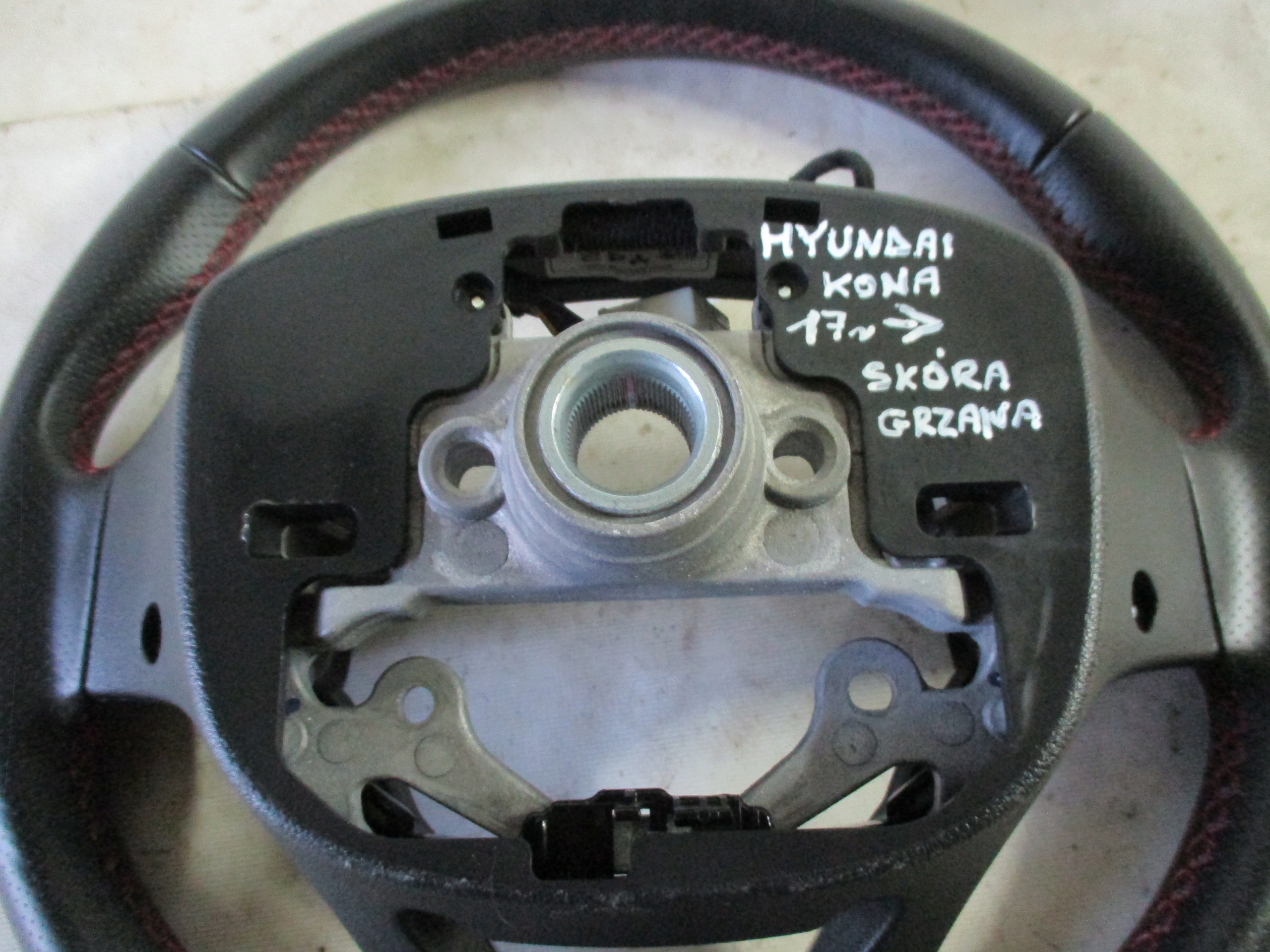 Volant Hyundai Kona 17r