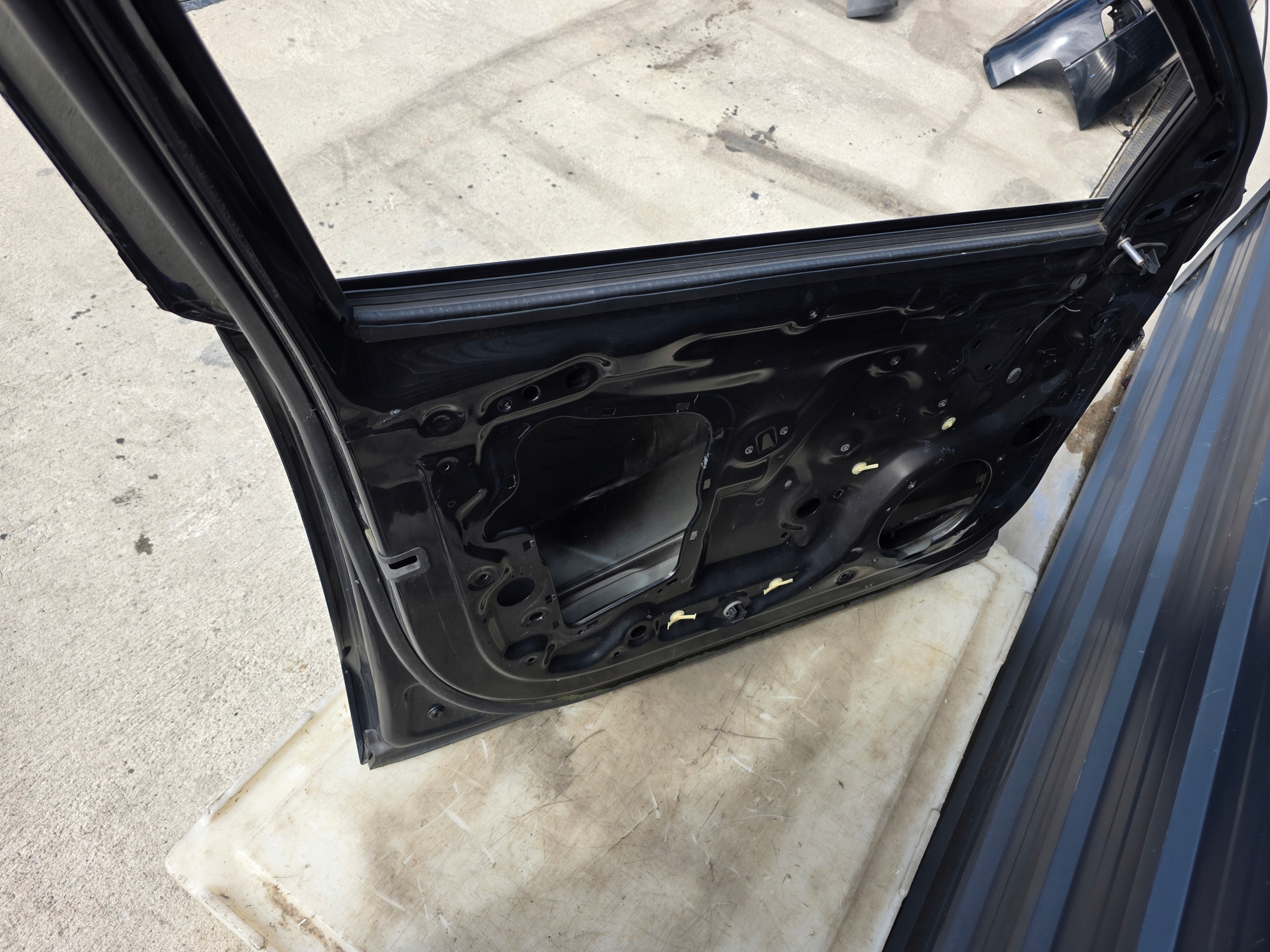door left front AUDI A8 D4 LONG LY8X !!!