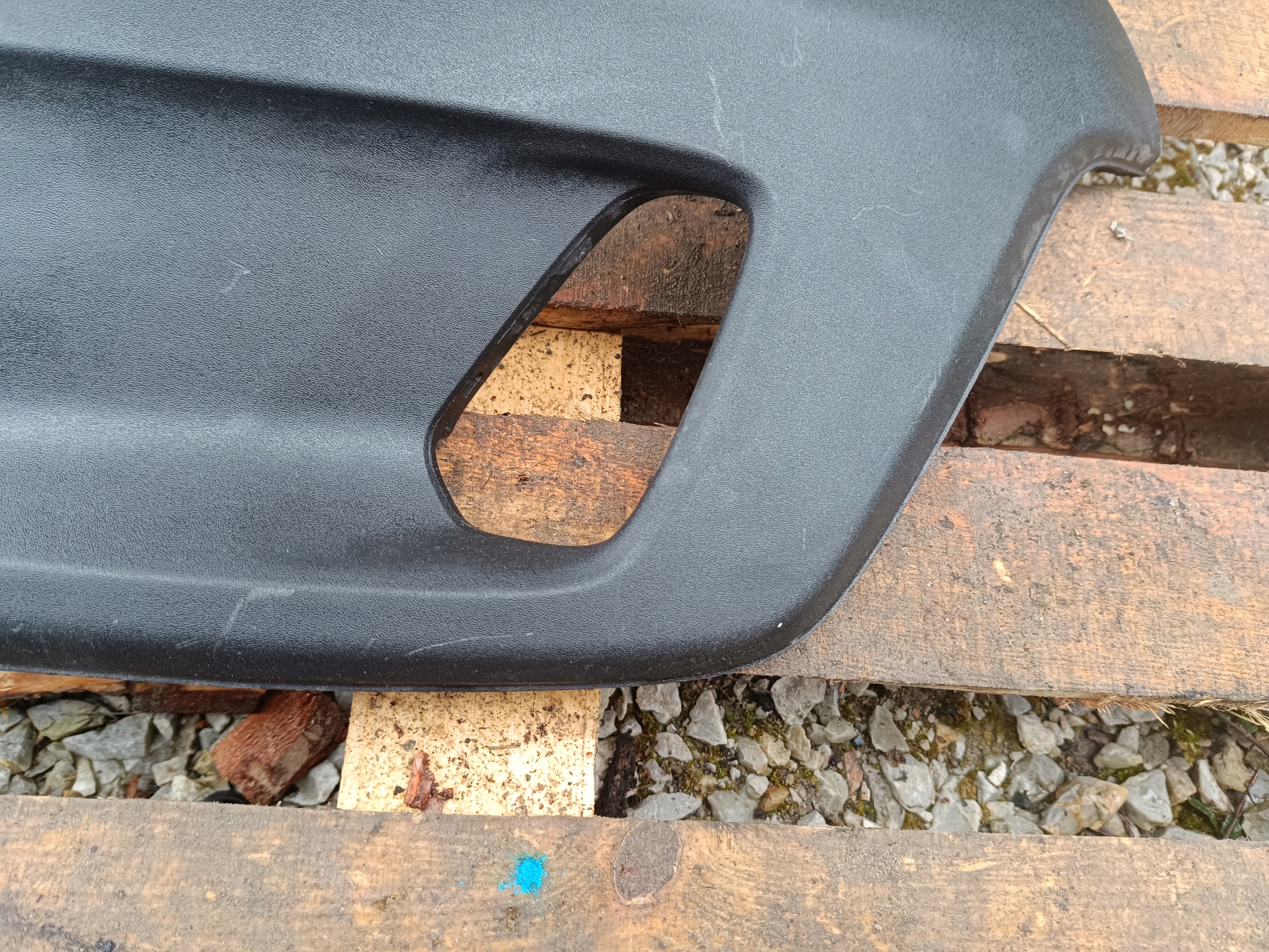 grid right front VOLVO V40 CROSS COUNTRY 31353342