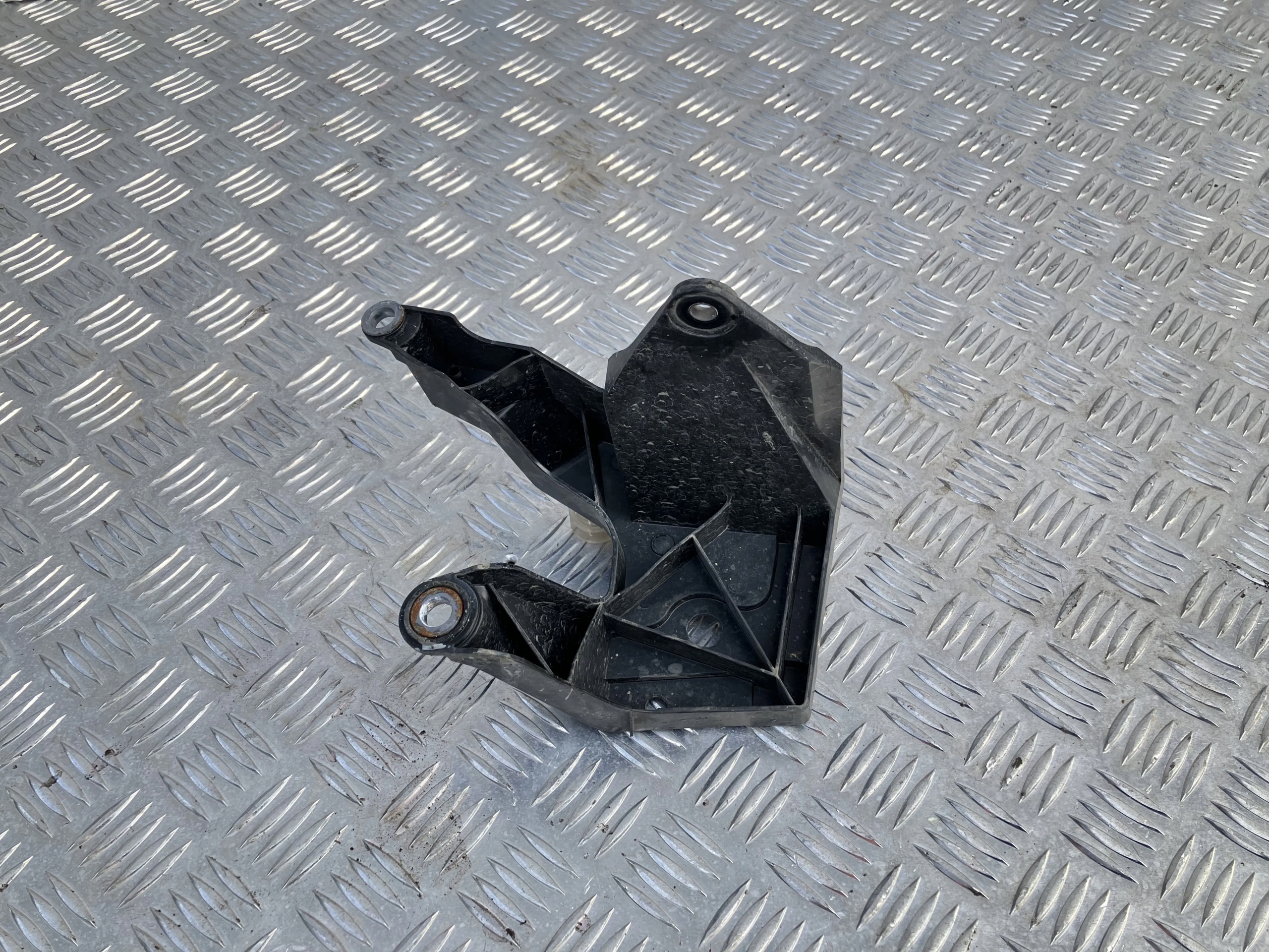 WSPORNIK MOCOWANIE POMPY ABS VW ID.3