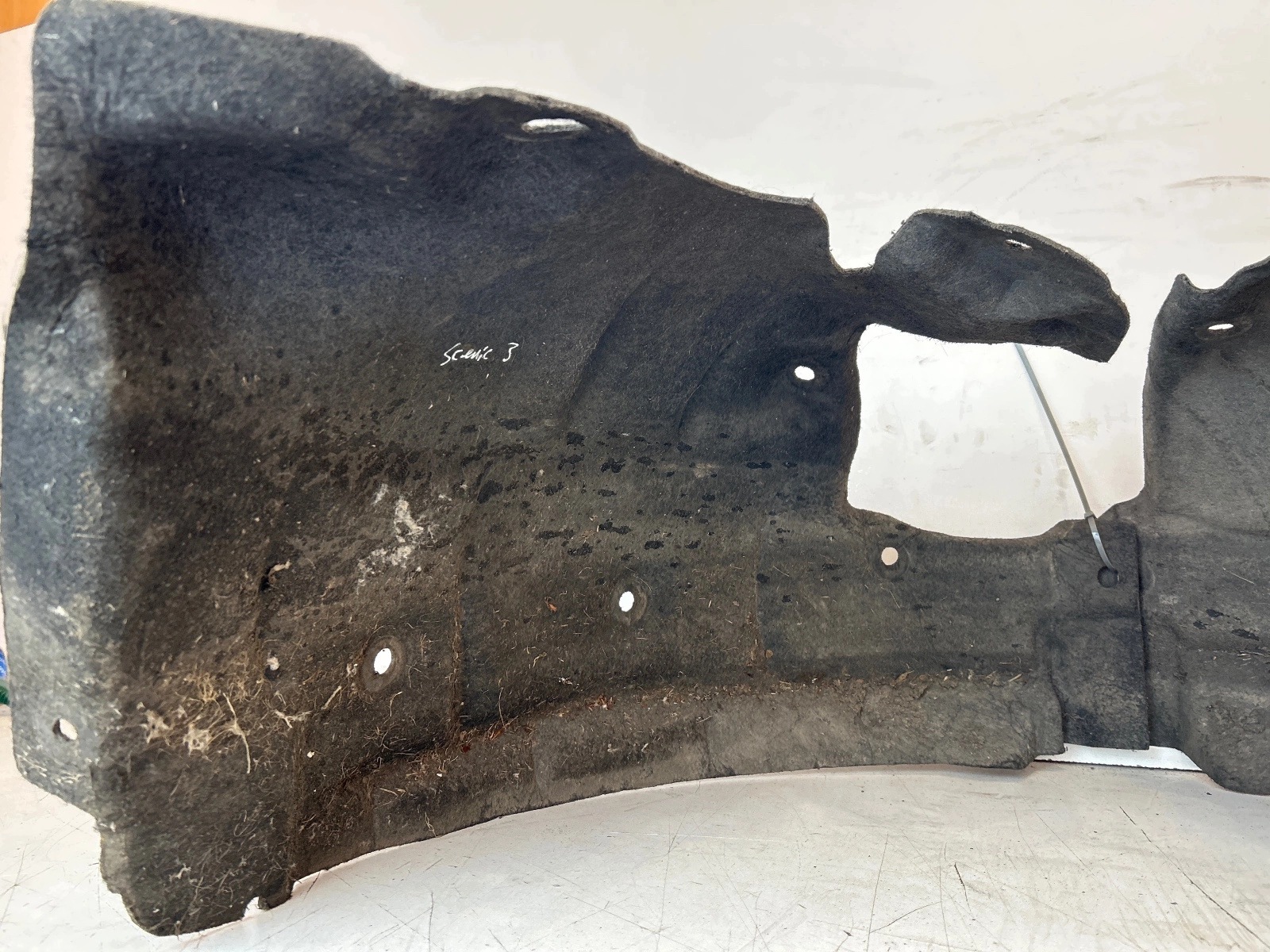 mudguard left front Renault Scenic III