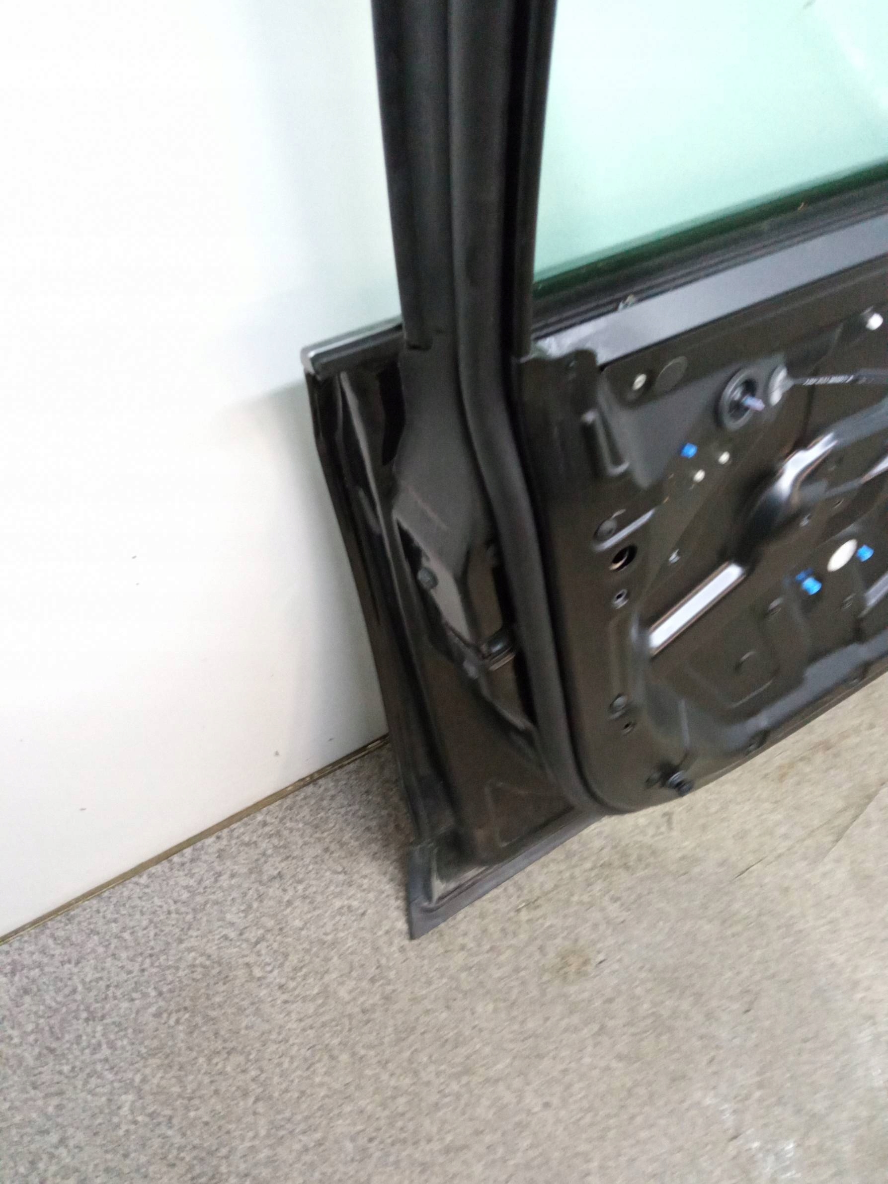 door left front L041 Porsche Cayenne and (2002 – 2010)