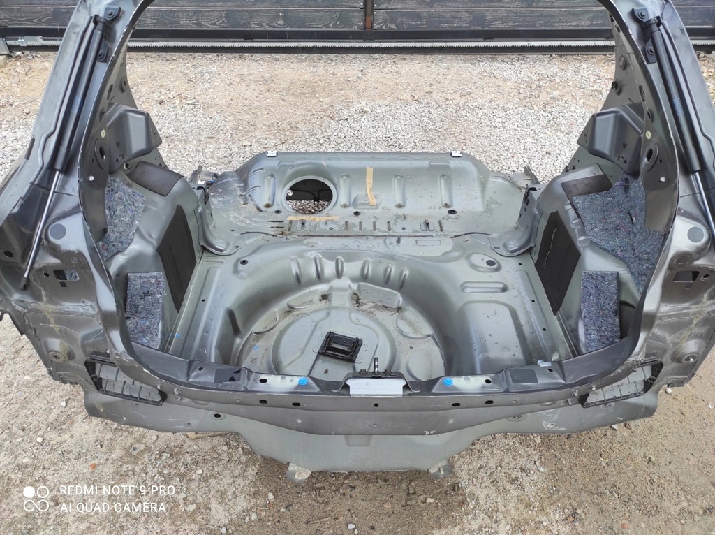 CITROEN C4 CACTUS LIFT PAS TYLNY WANNA BAGAŻNIKA POD ADBLUE KOLOR EVLC Typ samochodu Samochody osobowe