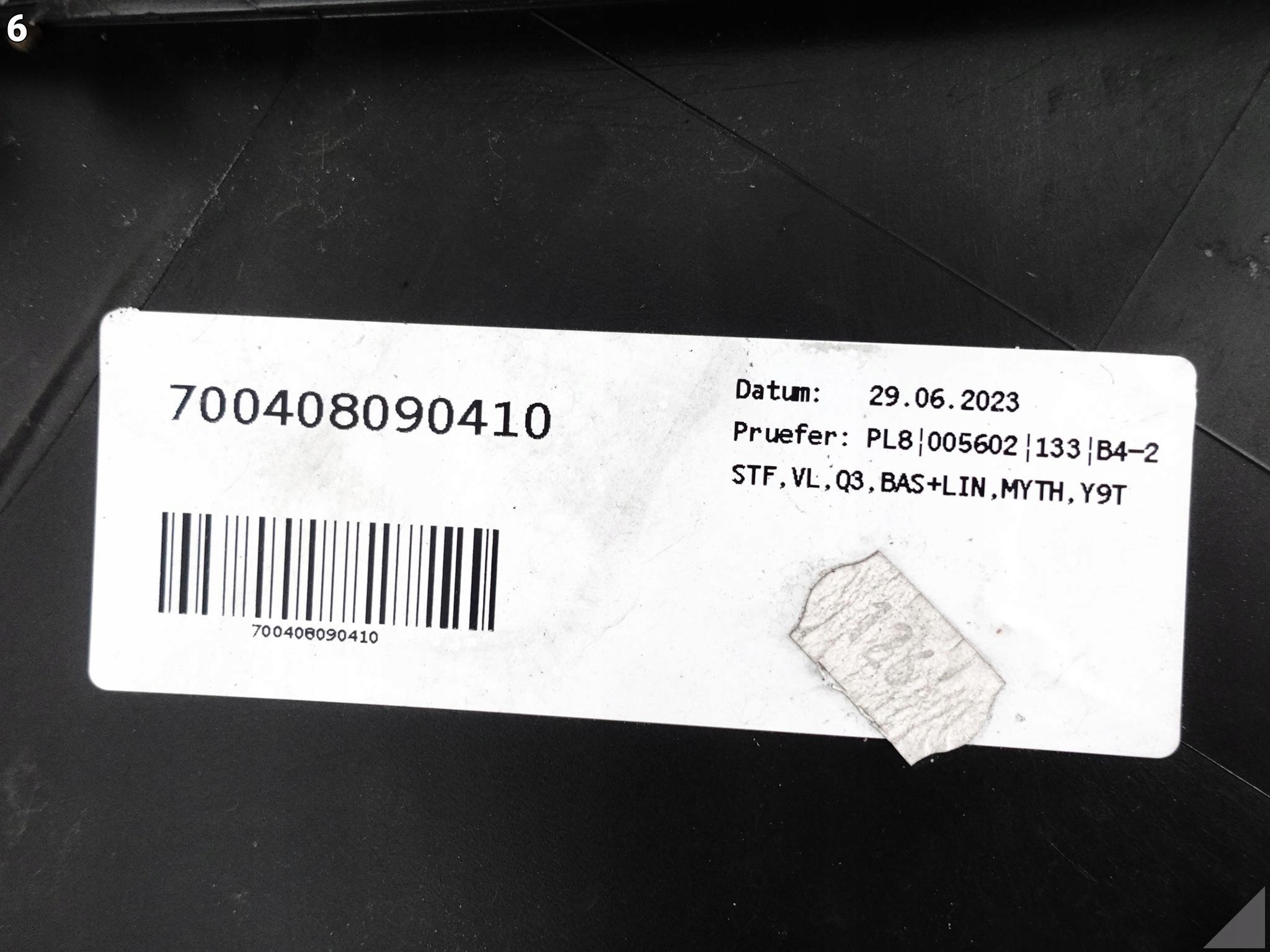 AUDI Q3 II F3 83A ZWYKLY / BASIS 18- bumper corner left front ( PDC )