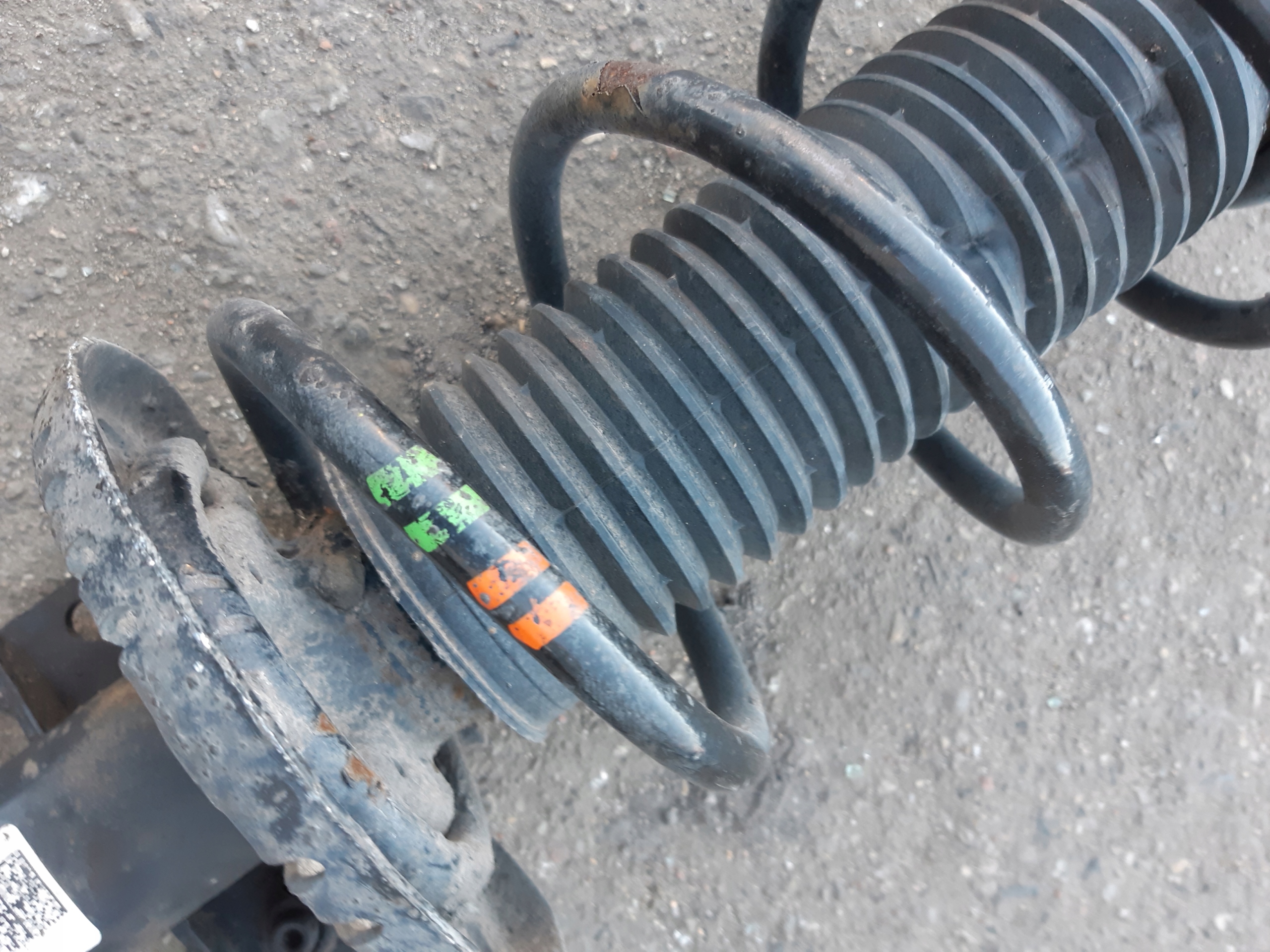 AUDI A1 8X 1.6 TDI shock absorber front 6R0413031AP