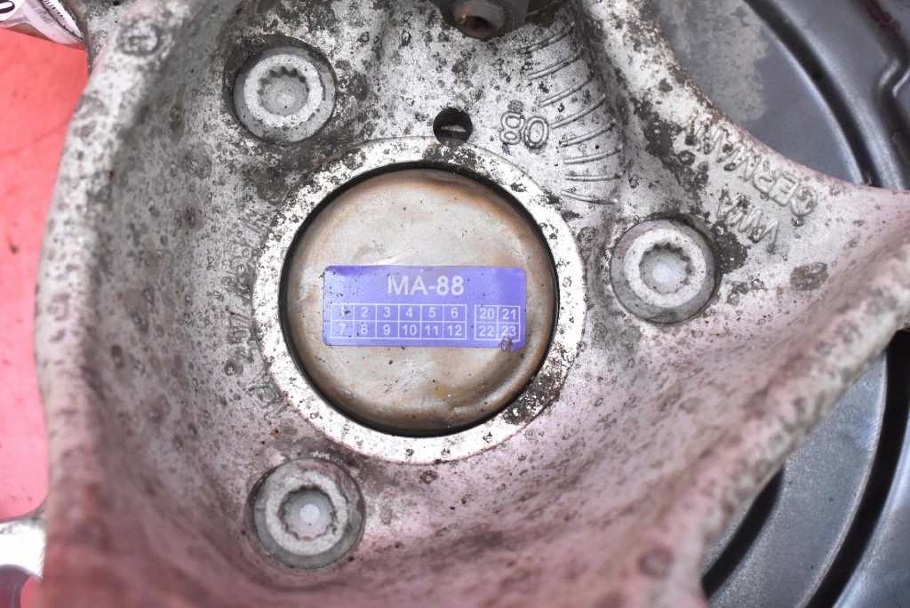 otoč čepu pravá předek VW ID.3 1 a 62Ah 204 KM 19-21