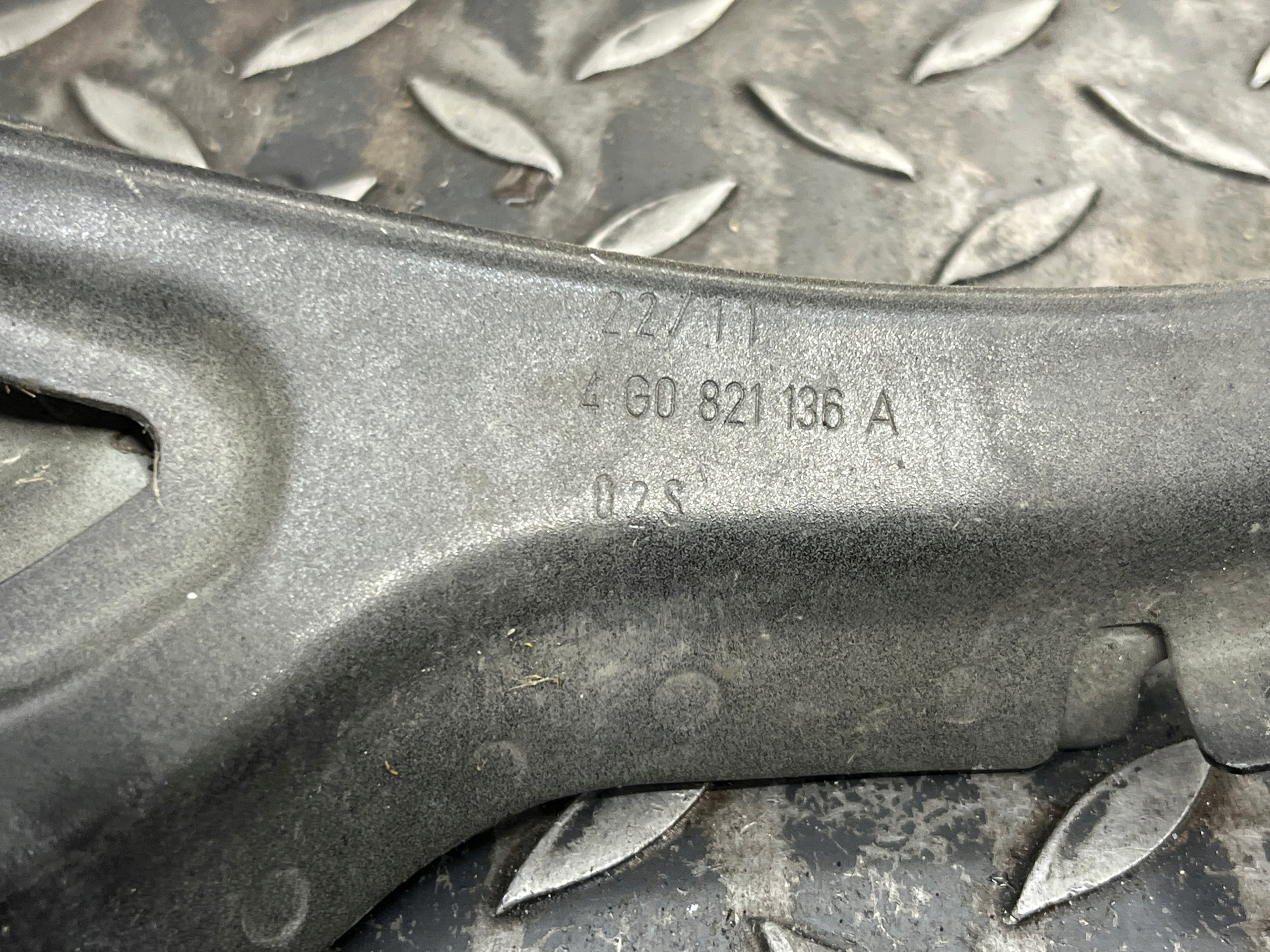 Consolle parafango AUDI A6-C7 4G0821136A