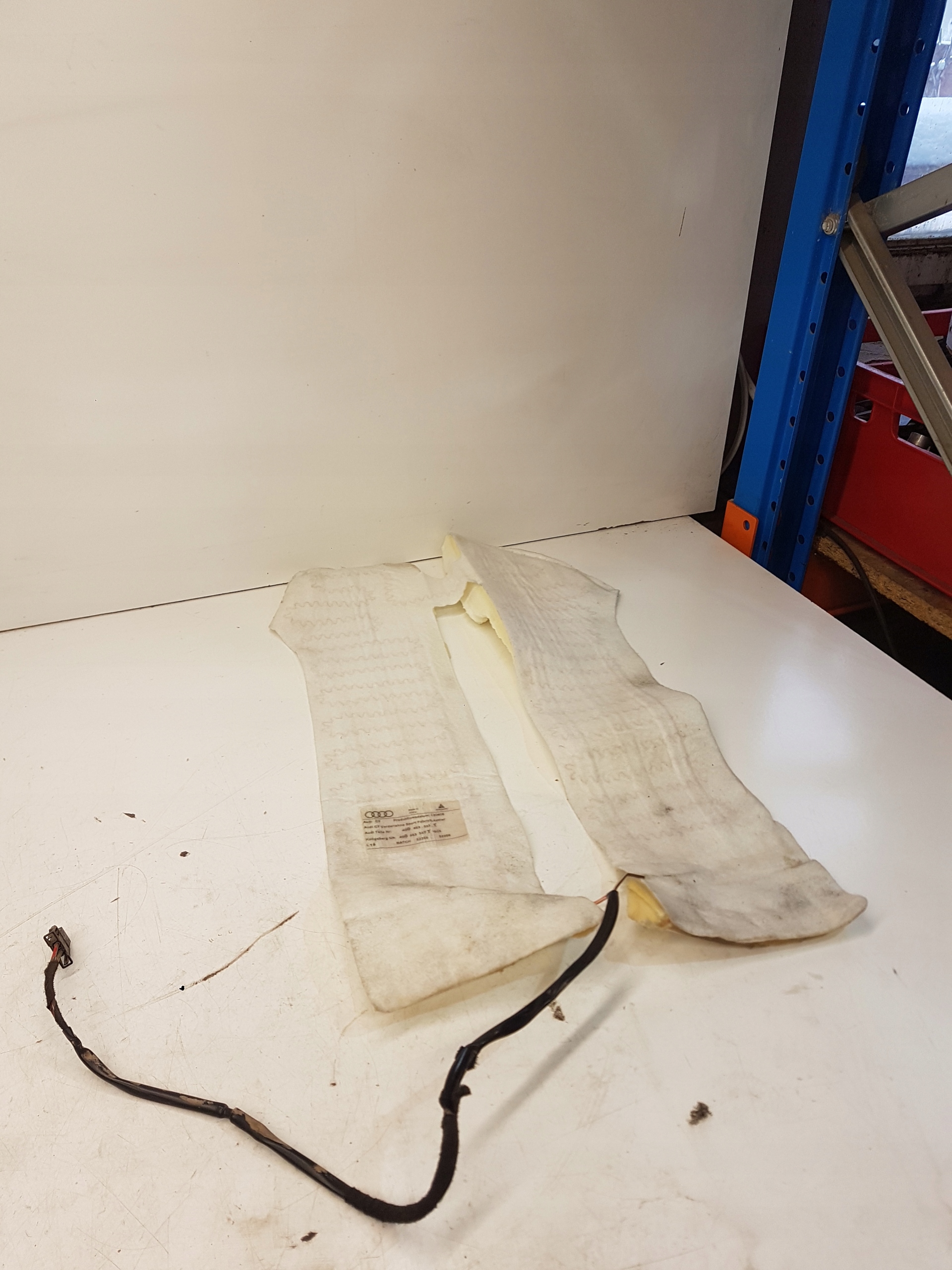 MATA GRZEWCZA SITZ OPARCIE AUDI A6 C7 4G0963557T