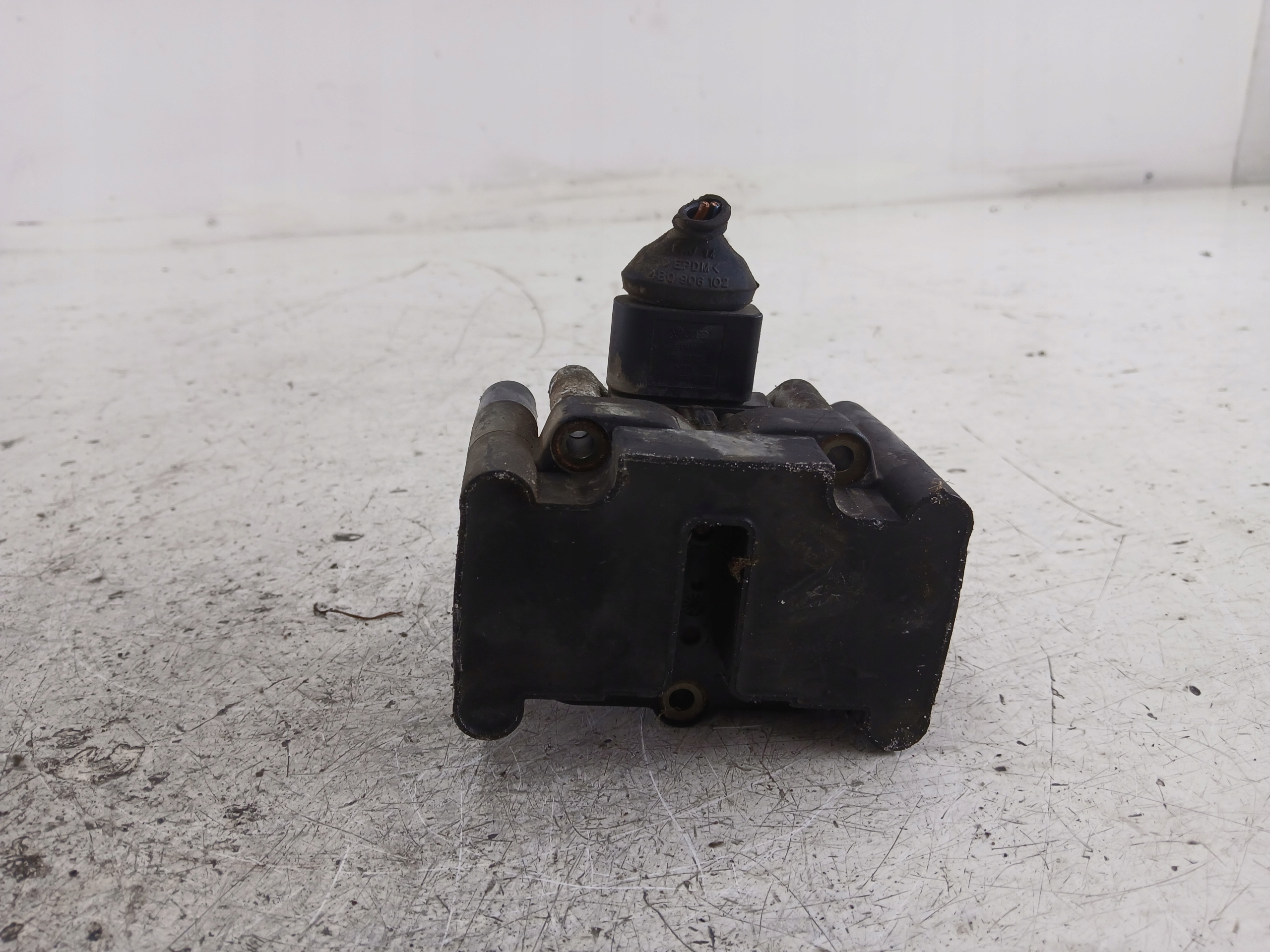 VW GOLF IV SEAT LEON and 1.4 coil ignition 032905106B