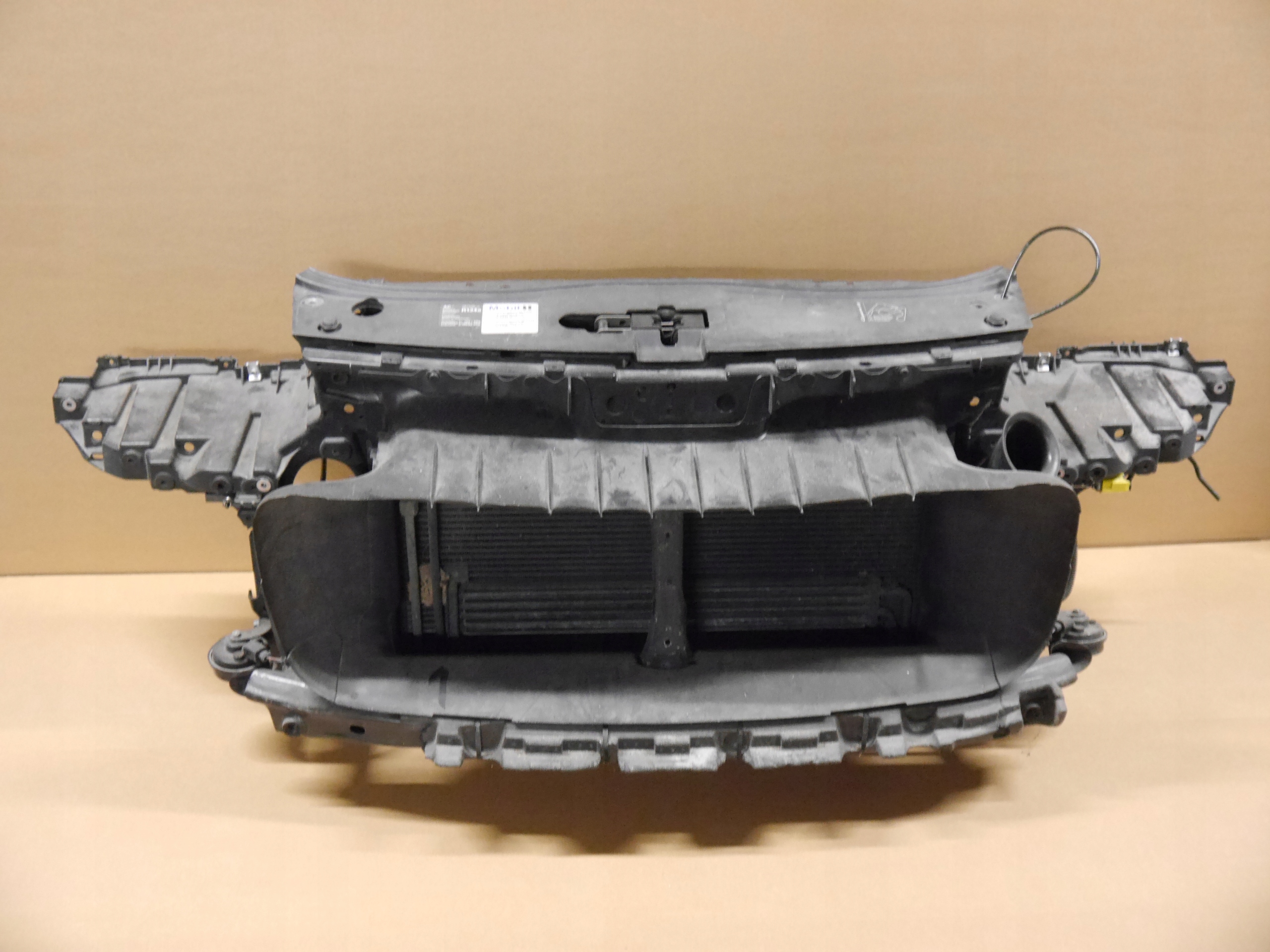 PORSCHE CAYENNE 7L PAS PRZEDNI CHŁODNICE