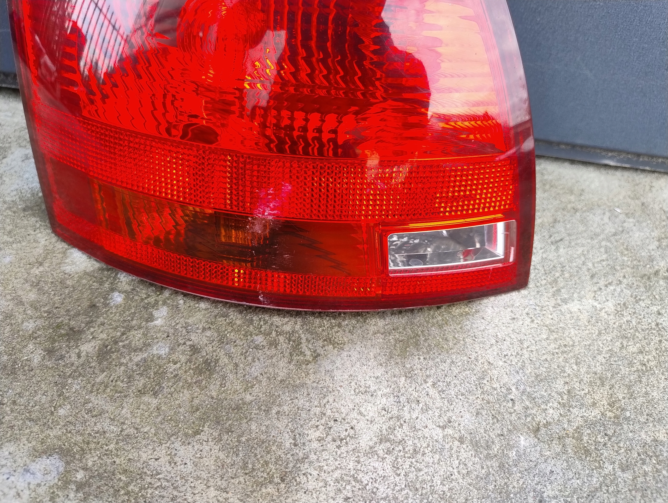 light left rear part left rear AUDI A4 B7 KOMBI 8E9945095E