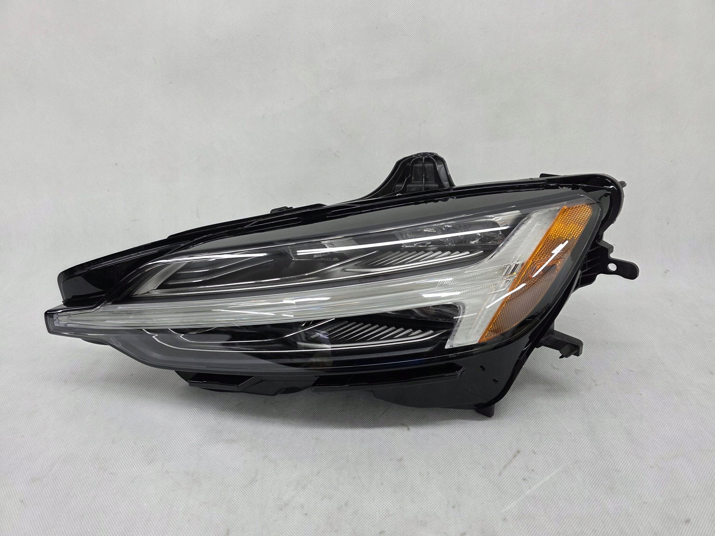VOLVO S60 III 2017+ LAMPA PRZÓD LEWA FULL LED MID USA AMERYKA 32228876