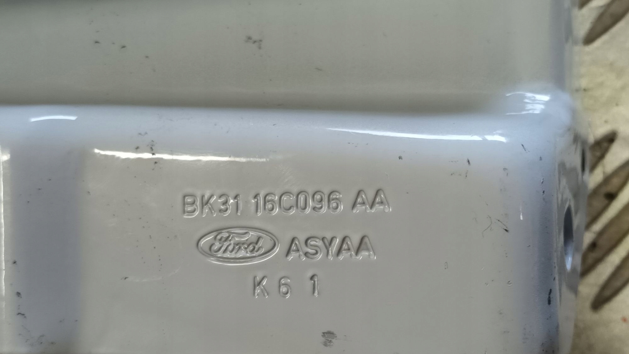 RECHTS HALTER HALTER DES KOTFLÜGELS FORD TRANSIT 2013->