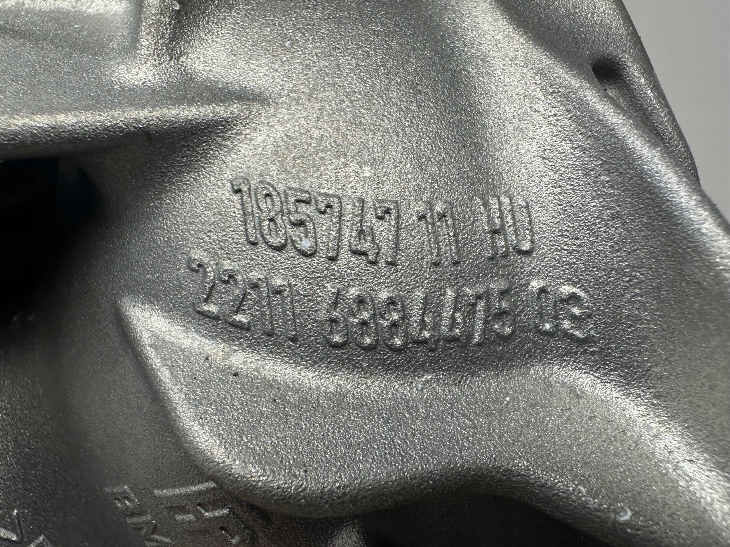 BMW G07 GX B57 engine mount left 6884475