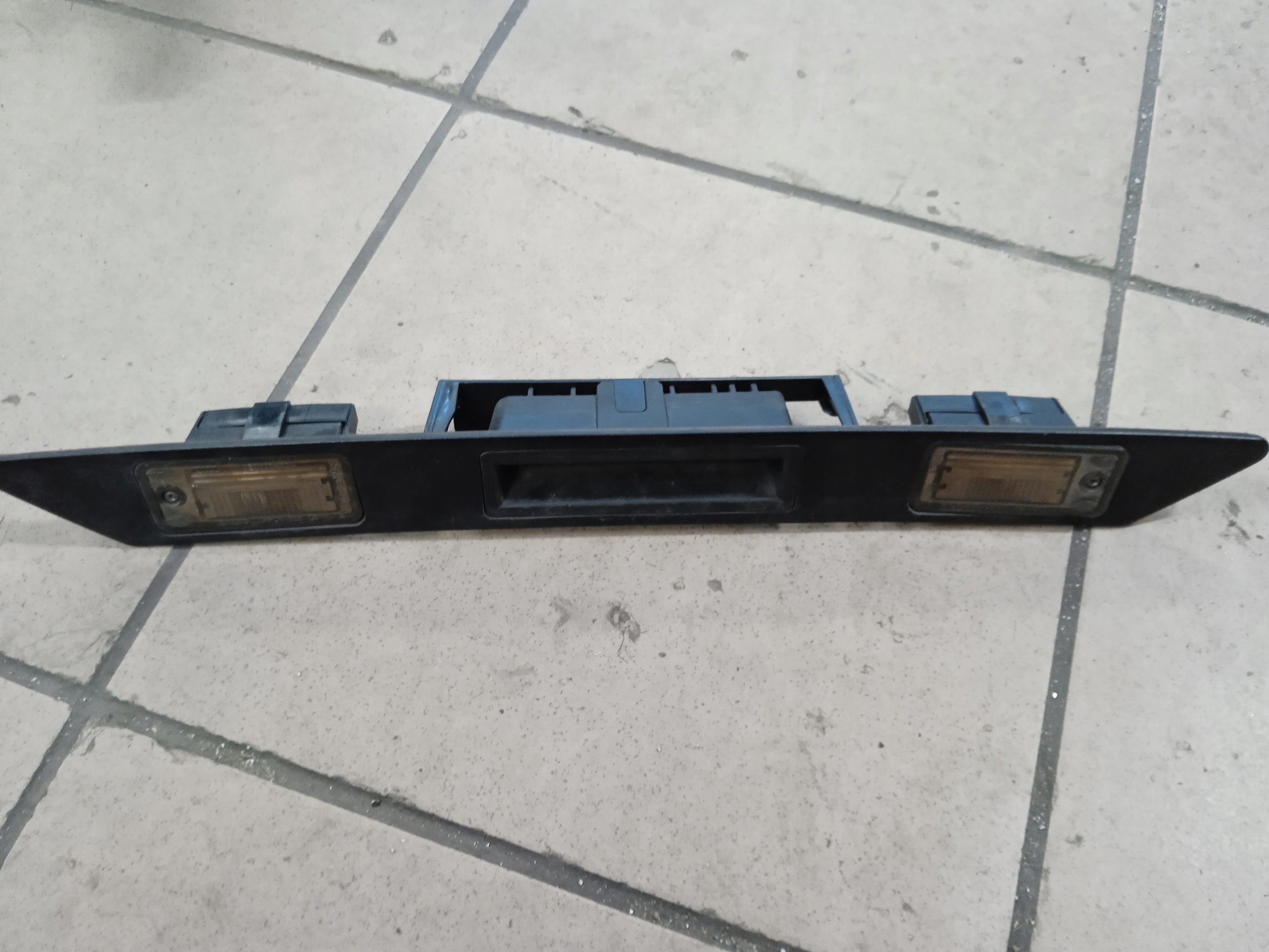 OTWIERANIE PODŚWIETLENIE KLAPY AUDI A3 8P3