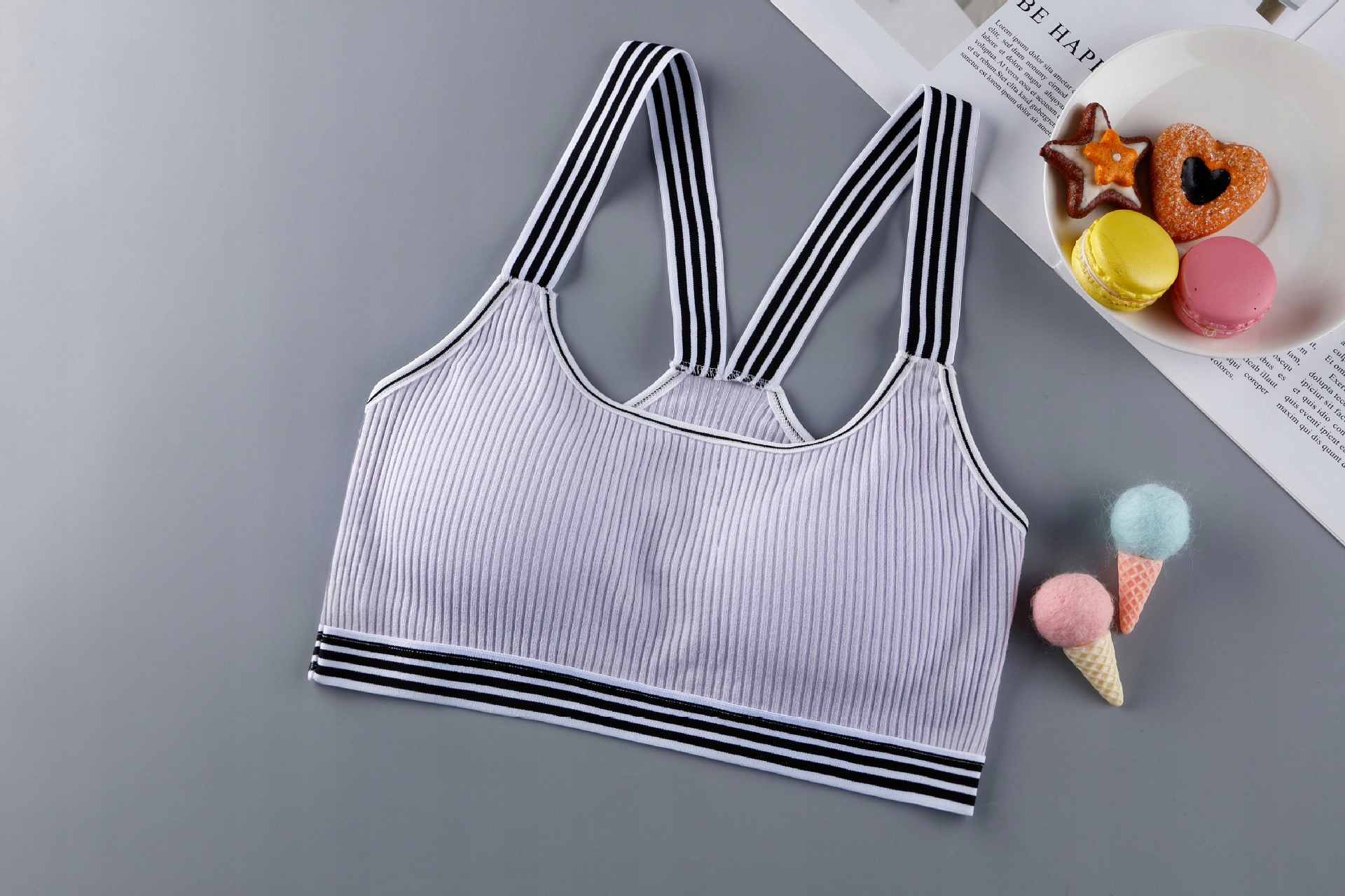 Letter Sports Bra Top Push Up Fitness Running Długość całkowita 3 cm