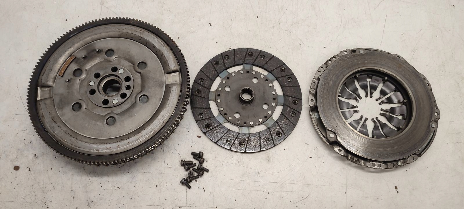 wheel flywheel disc pressure plate clutch Renault Kadjar 1,3 TCE