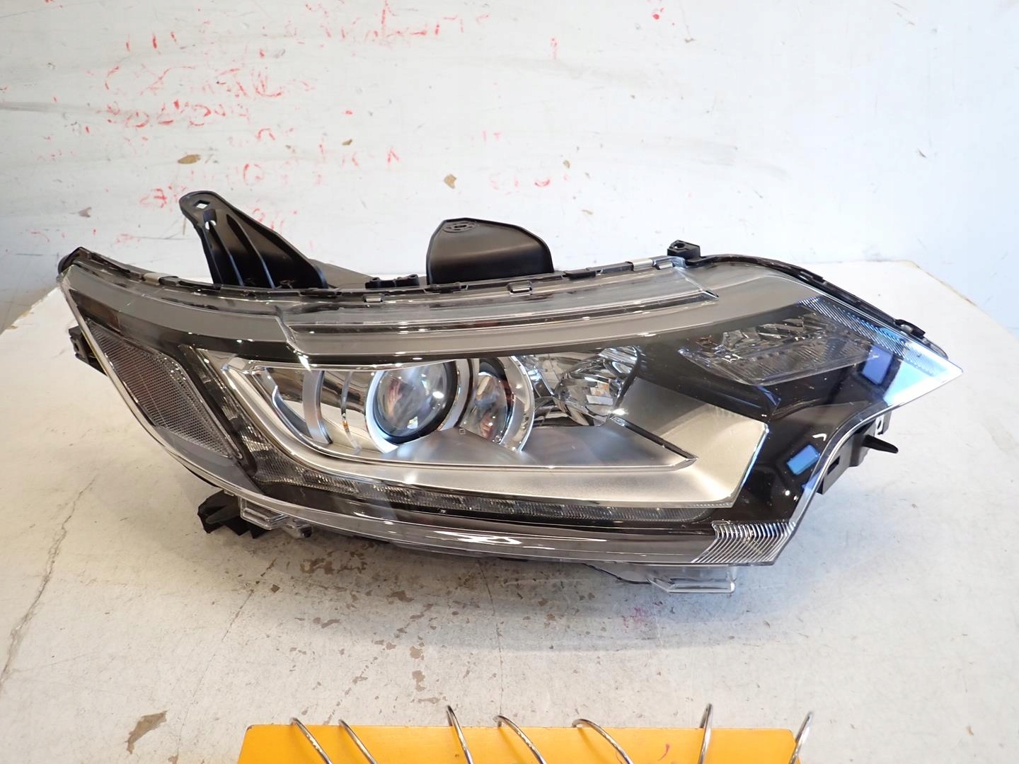 light front front right MITSUBISHI OUTLANDER III LIFT 2018