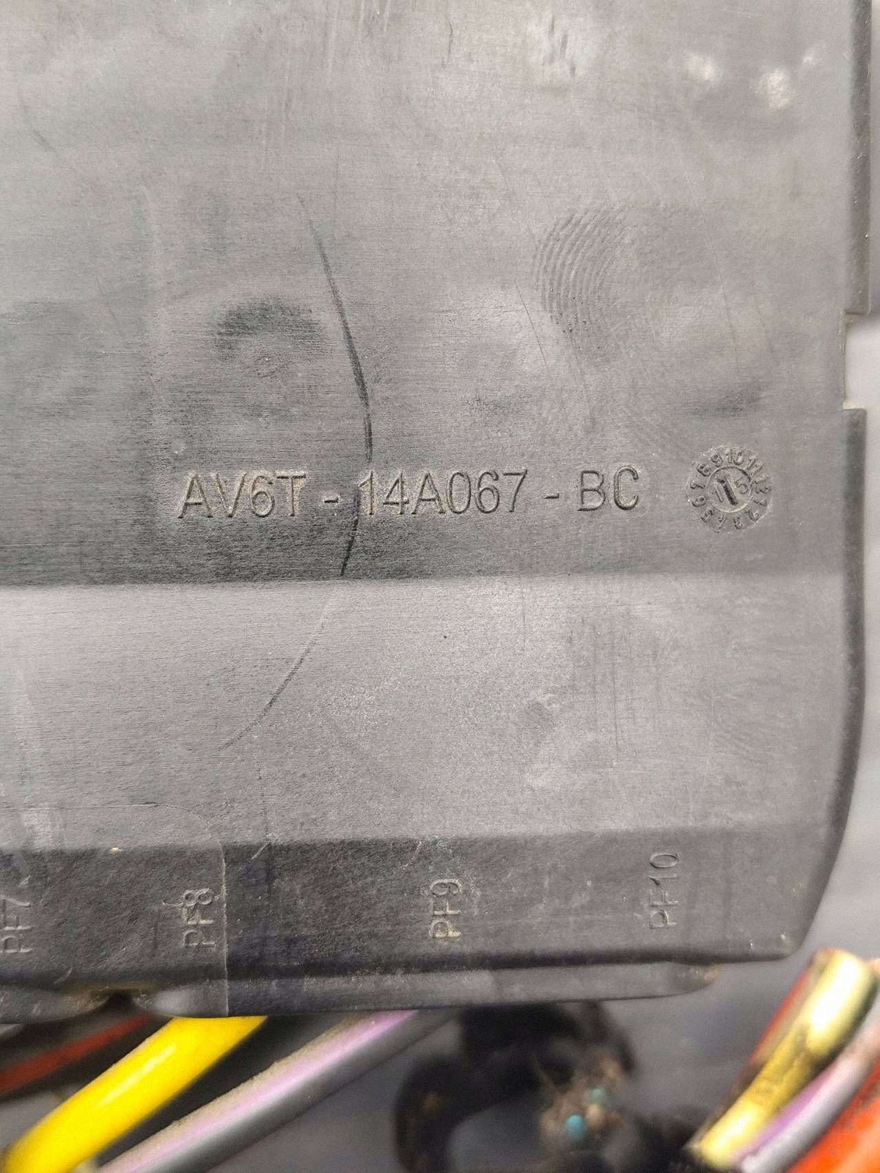 FORD TRANSIT CONNECT MK2 Module fusibles AV6T14A067BC