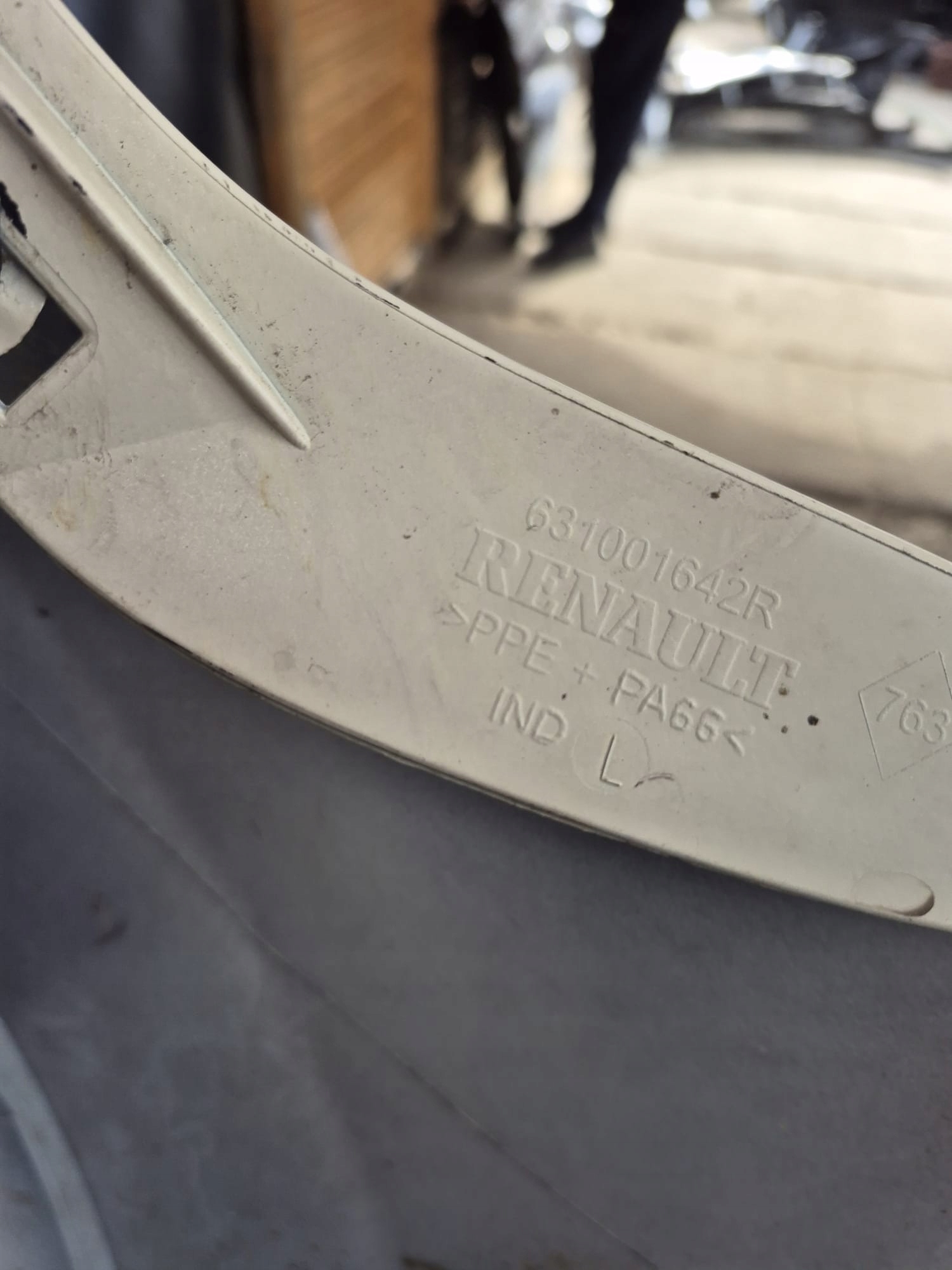 RENAULT CAPTUR and 1 13-19 fender front front right