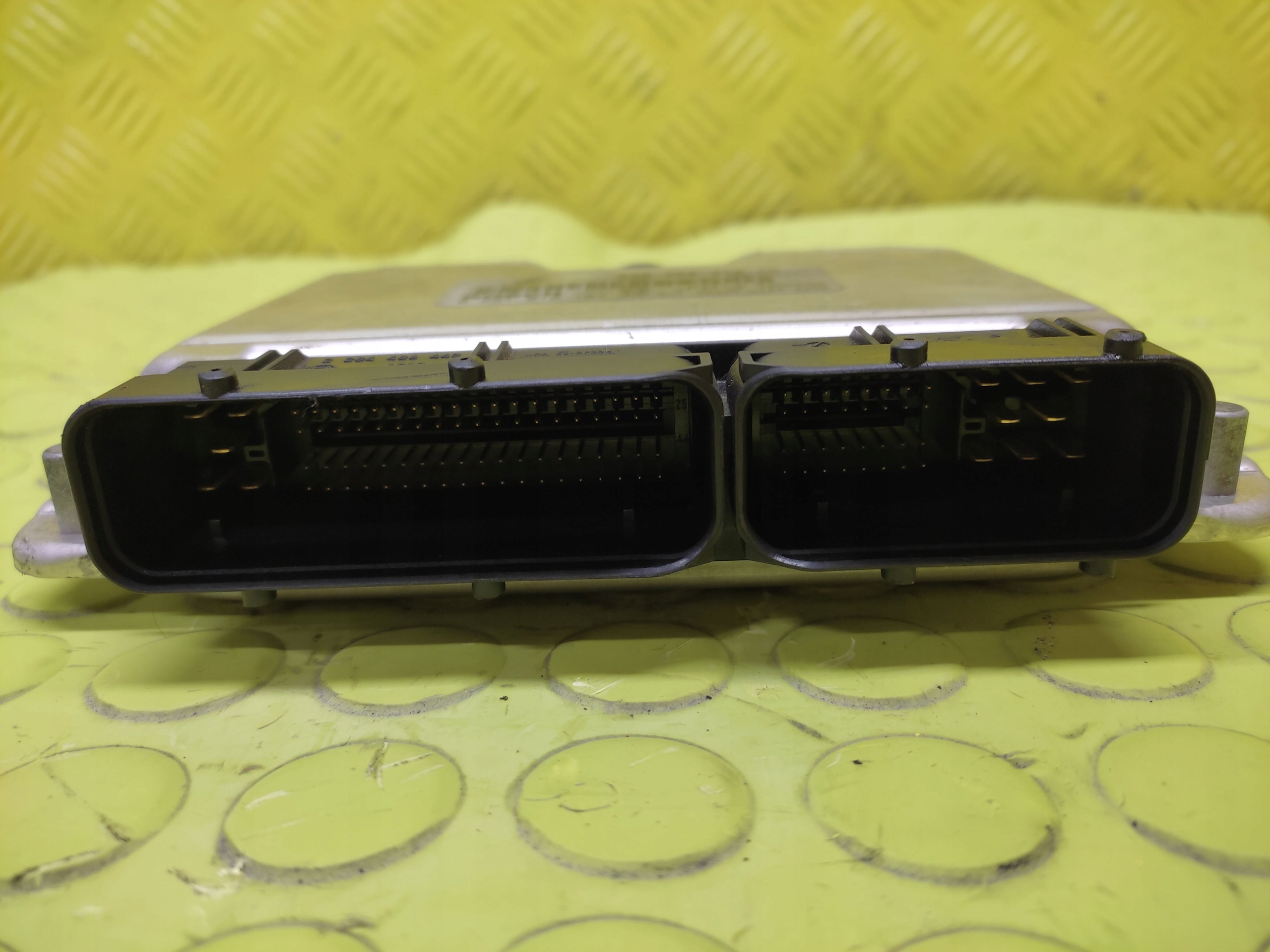 SKODA FABIA 1.9 DIESEL control unit of the engine 028101010