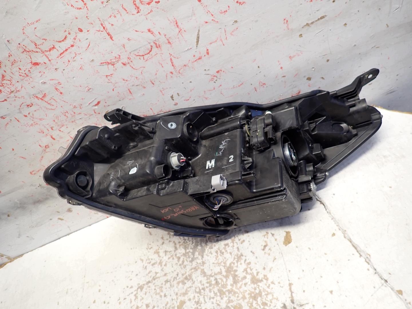 light front front right TOYOTA YARIS III LIFT 2017- LED