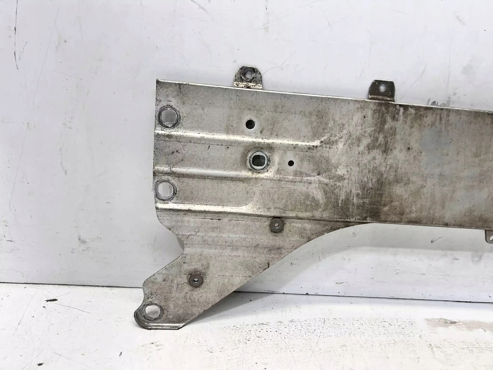 brace pillar chassis AUDI A6 C8 4K0803341