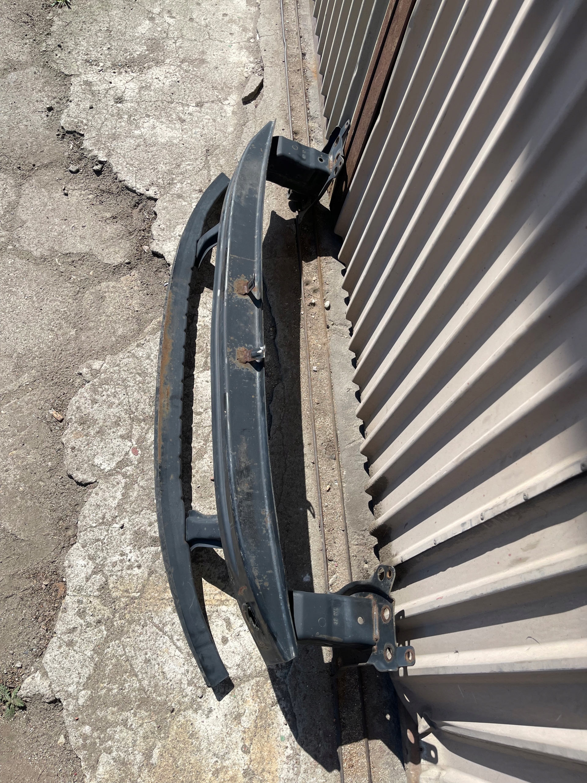 Belka pod zderzak przód wzmocnienie VW Passat B6 Stan opakowania zastępcze