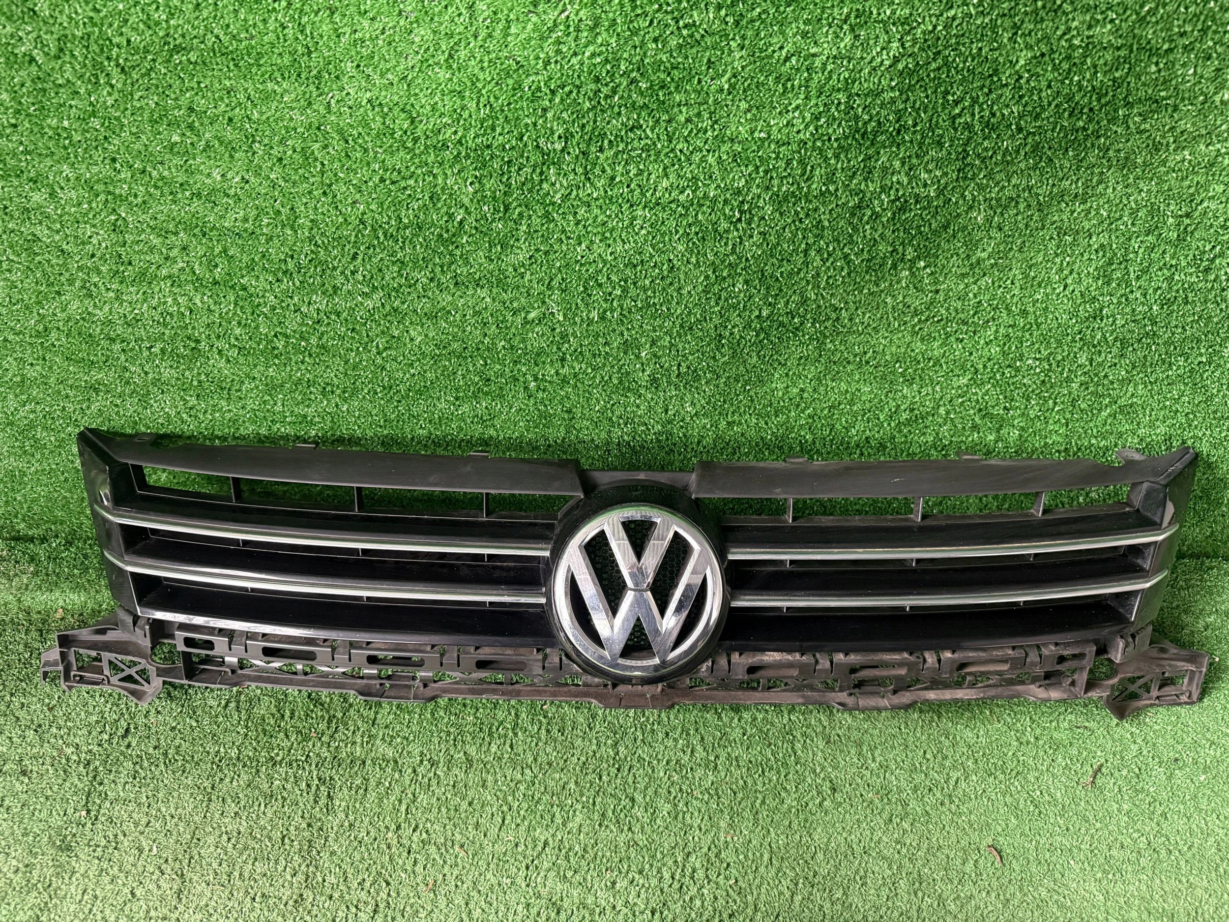 Vw Touran 1T 10- maska předek přední
