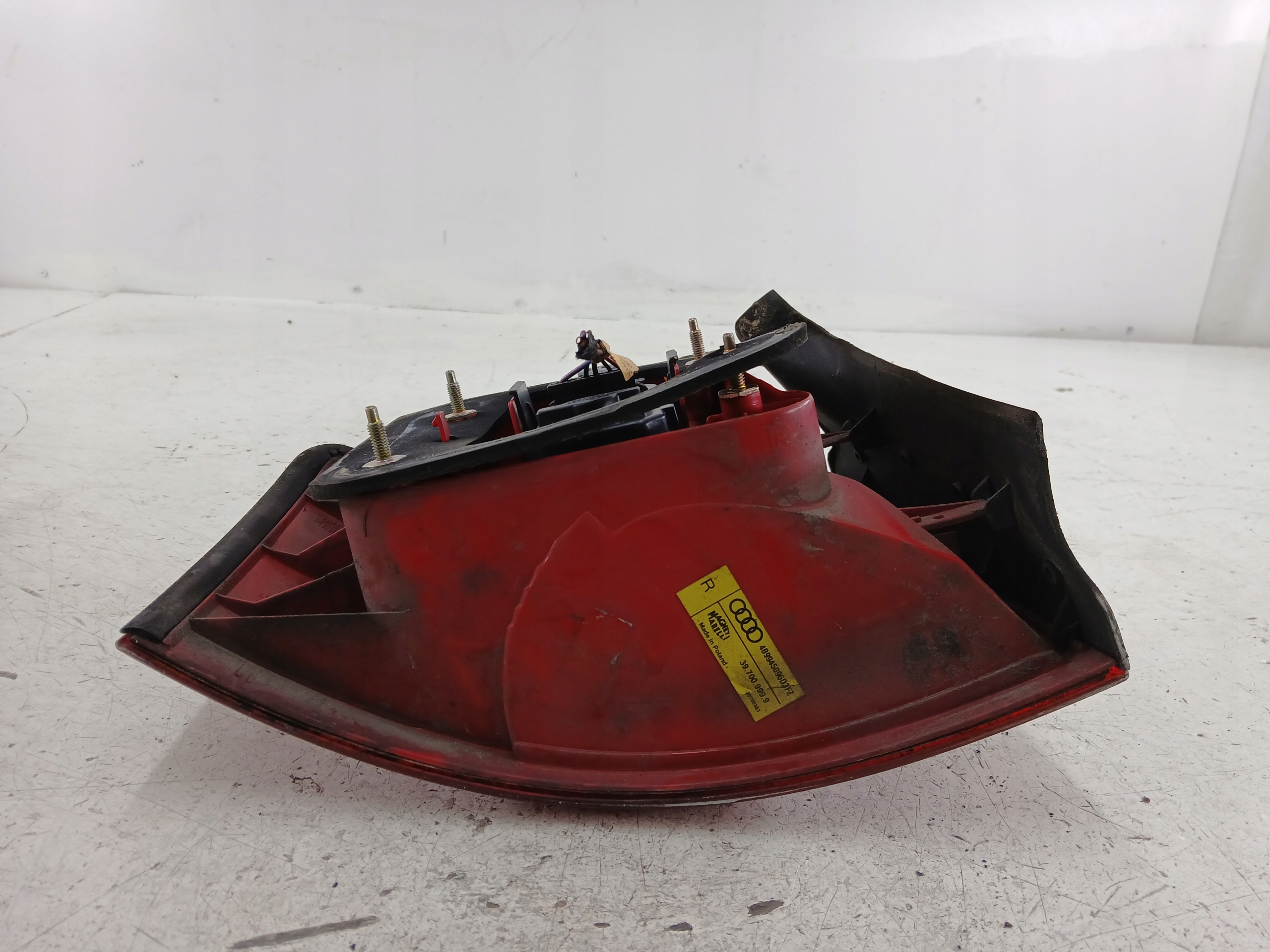 AUDI A6 C5 KOMBI light right rear part 4B9945096D