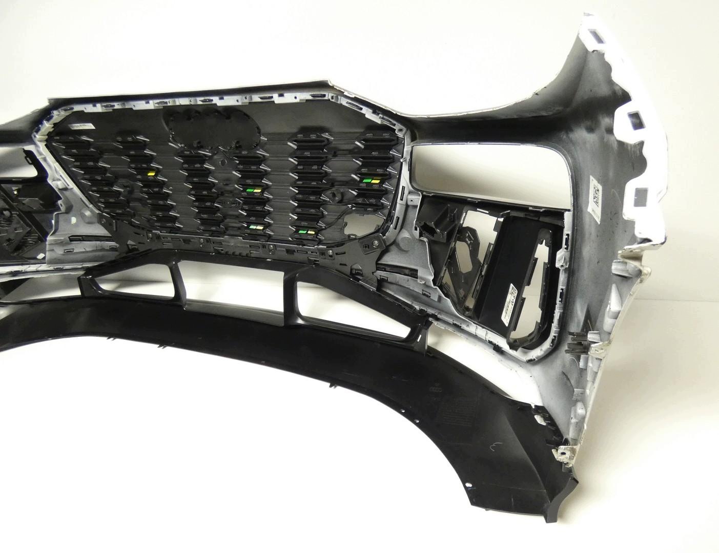 AUDI Q6 E-TRON S-LINE below 6 PDC 85H807437B 24- front bumper