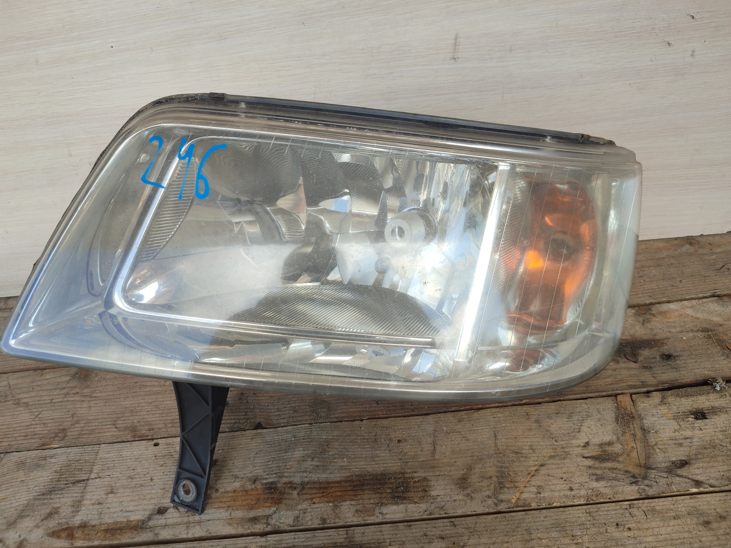 light left front VW T5 7H1941015J EU ORYG
