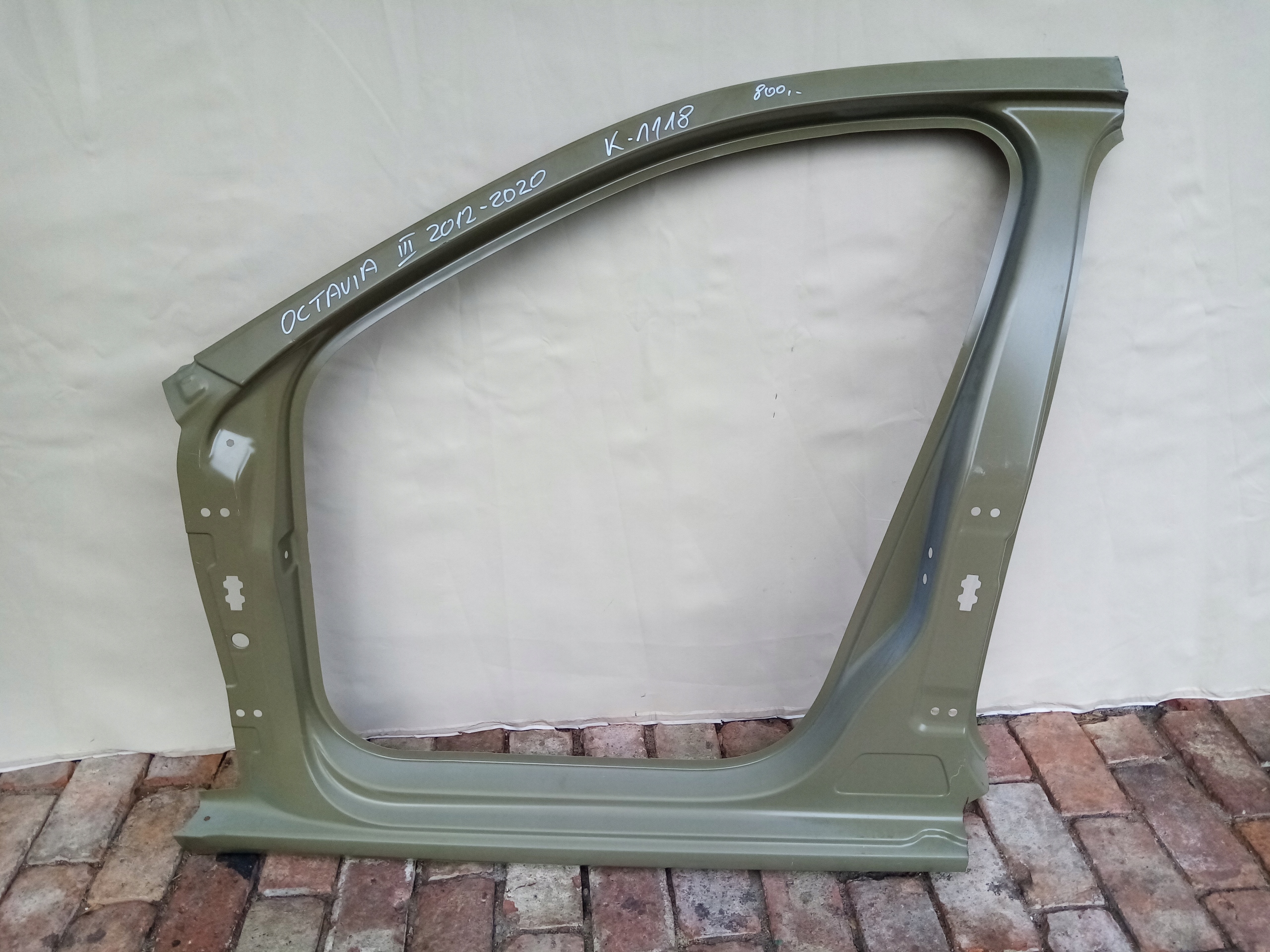 SKODA OCTAVIA III 5E0 PRÓG SŁUPEK LEWY POSZYCIE