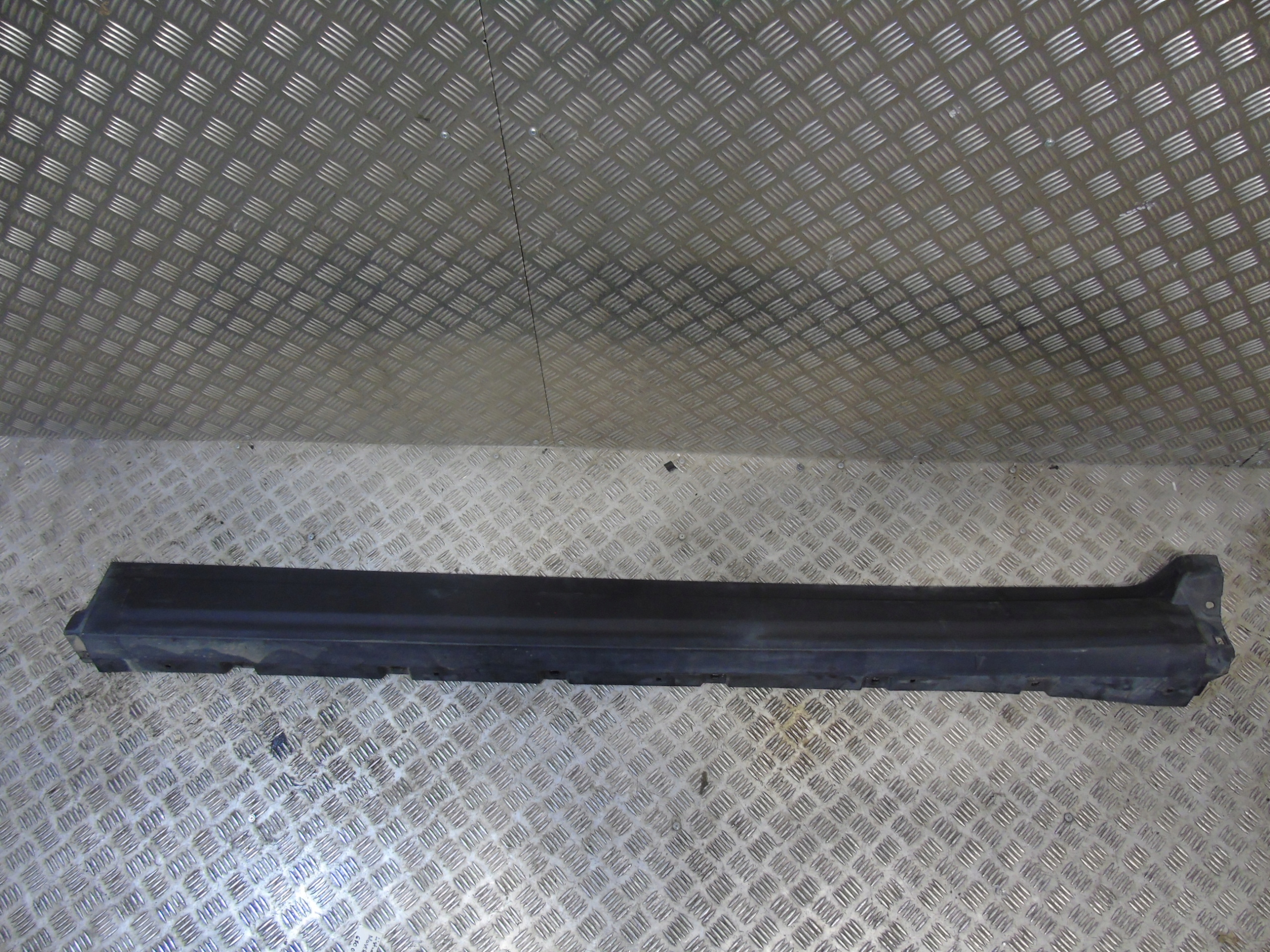IDEALNA moulding threshold left MASERATI LEVANTE 1
